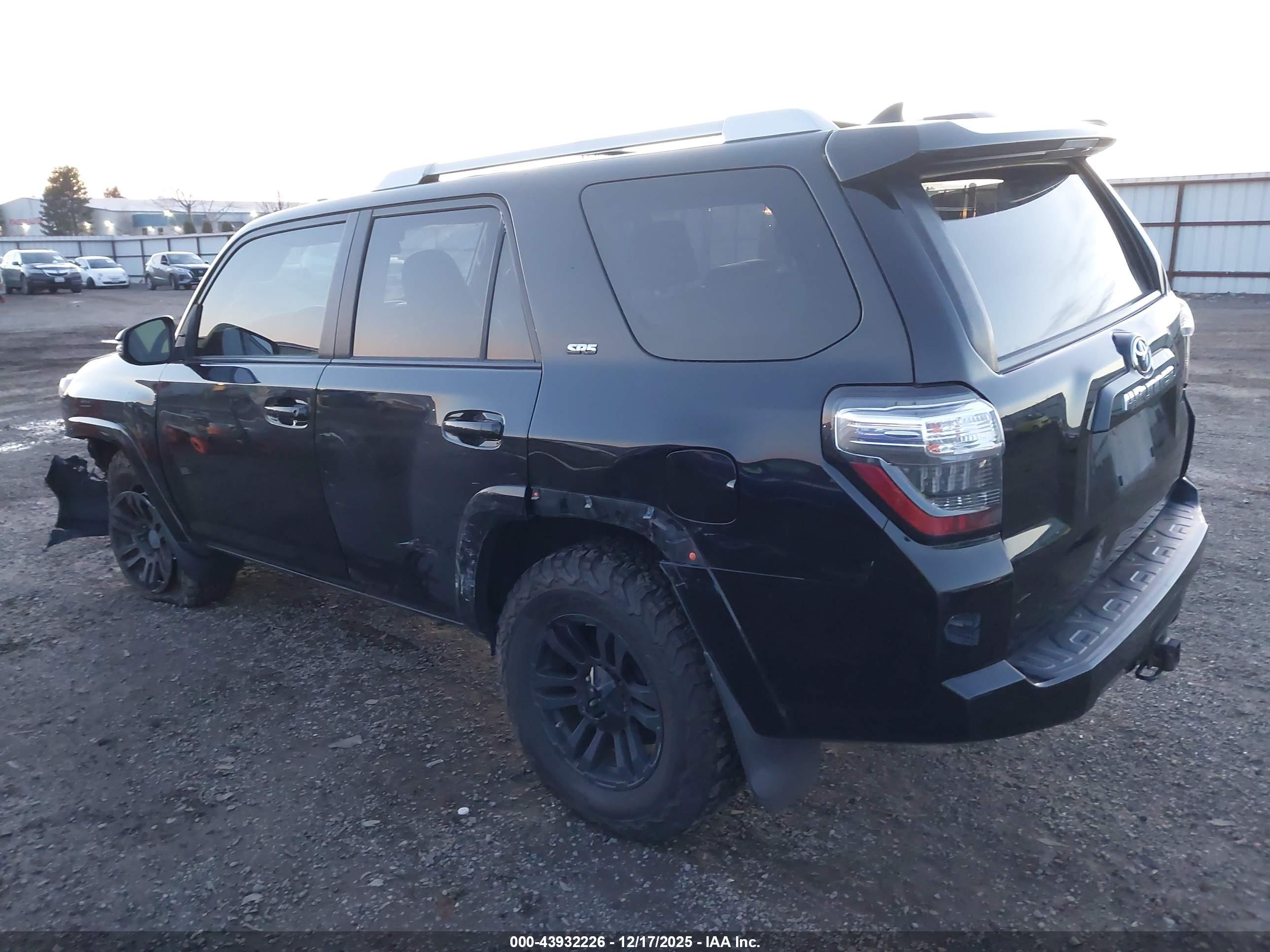 TOYOTA 4RUNNER image 3
