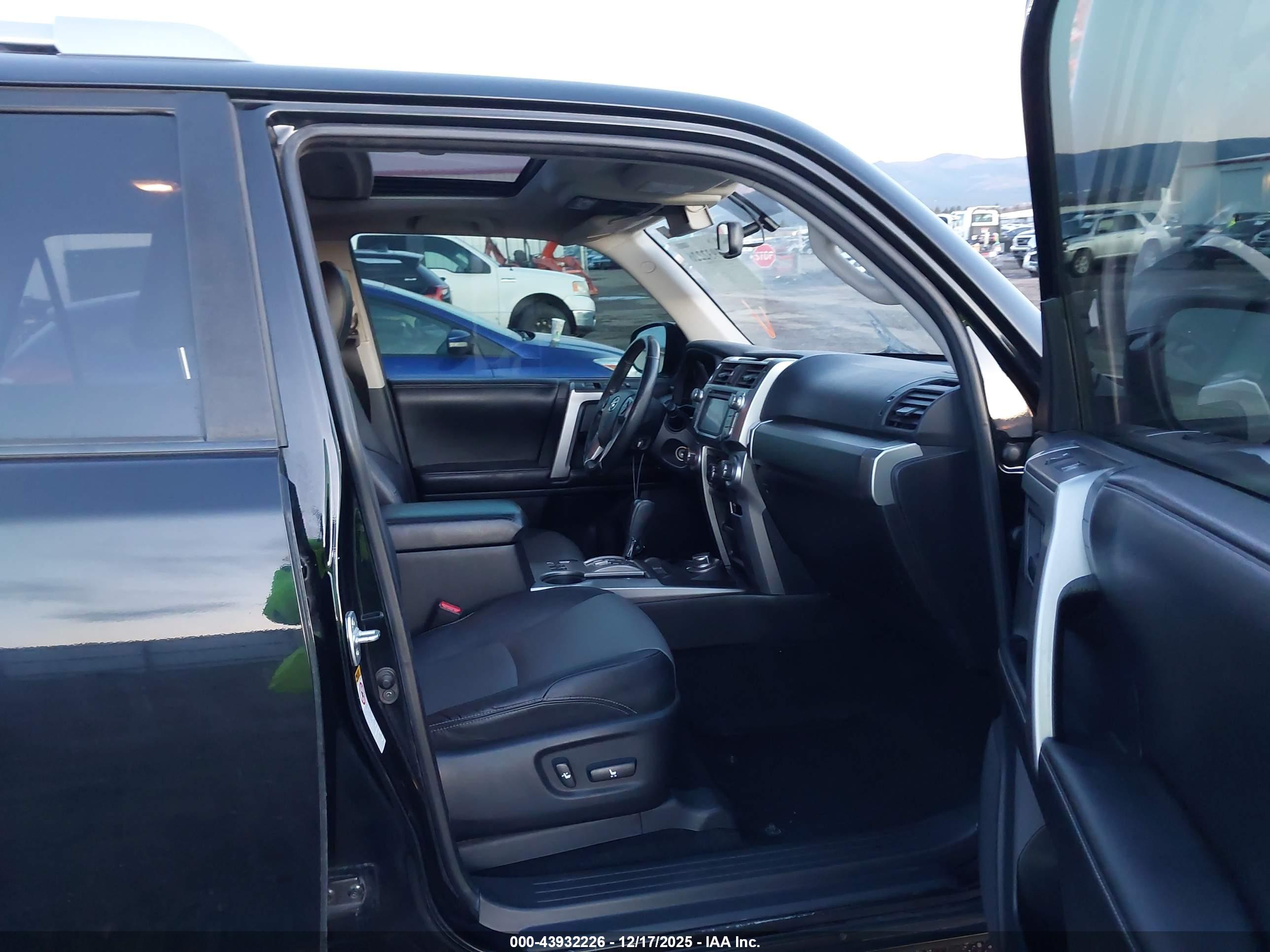 TOYOTA 4RUNNER image 5