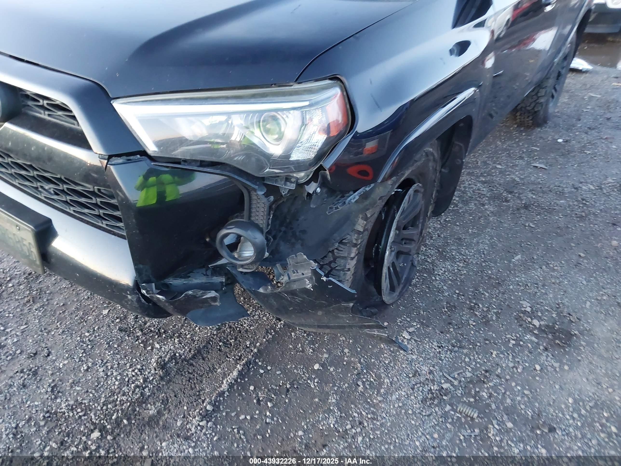 TOYOTA 4RUNNER image 6