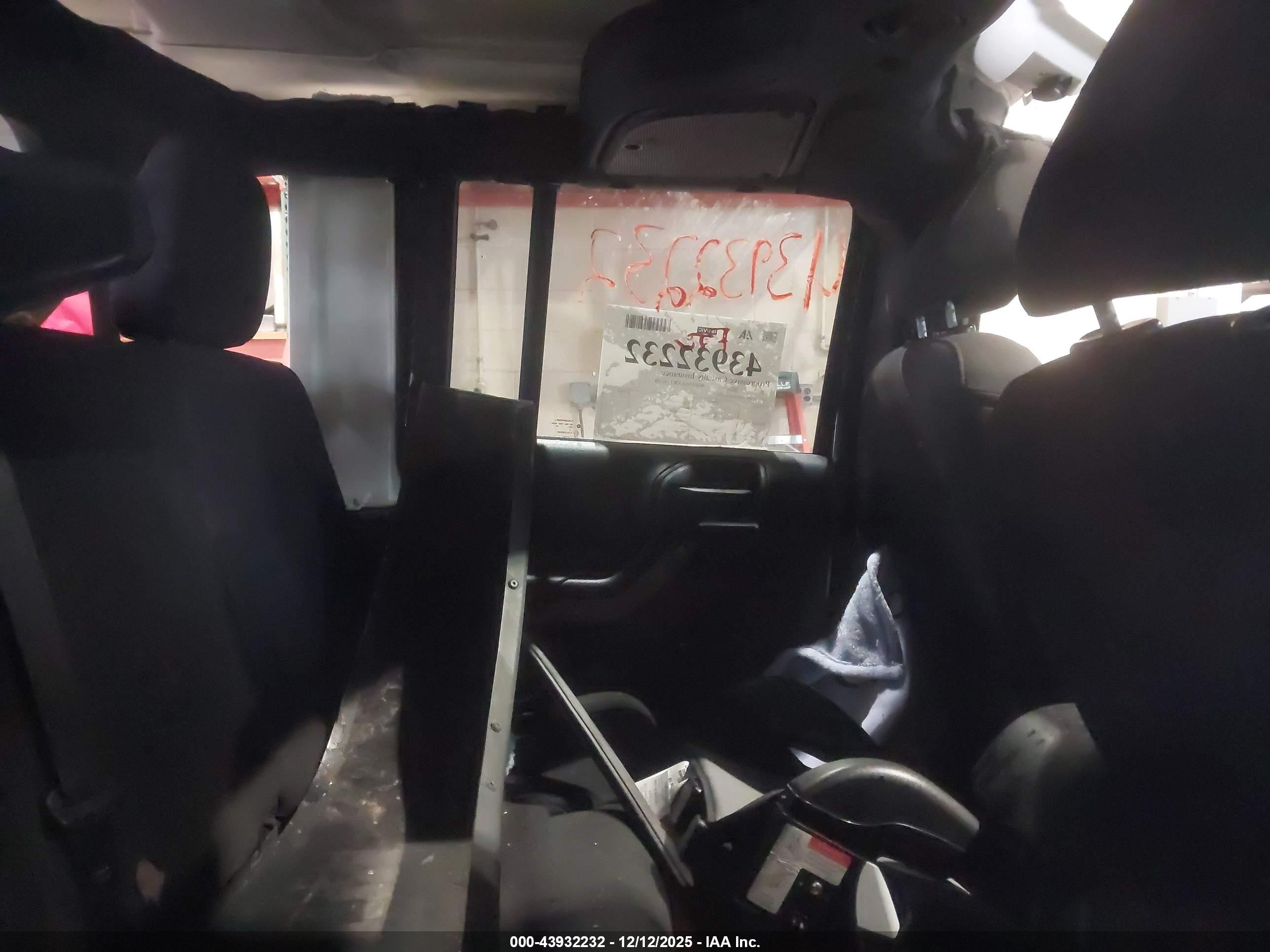 JEEP WRANGLER image 8