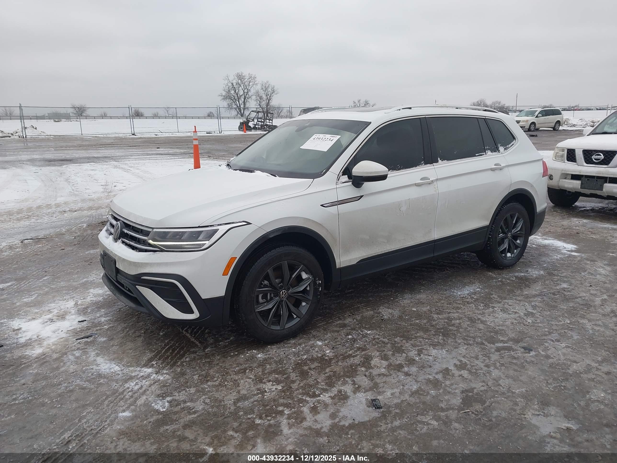 VOLKSWAGEN TIGUAN image 2
