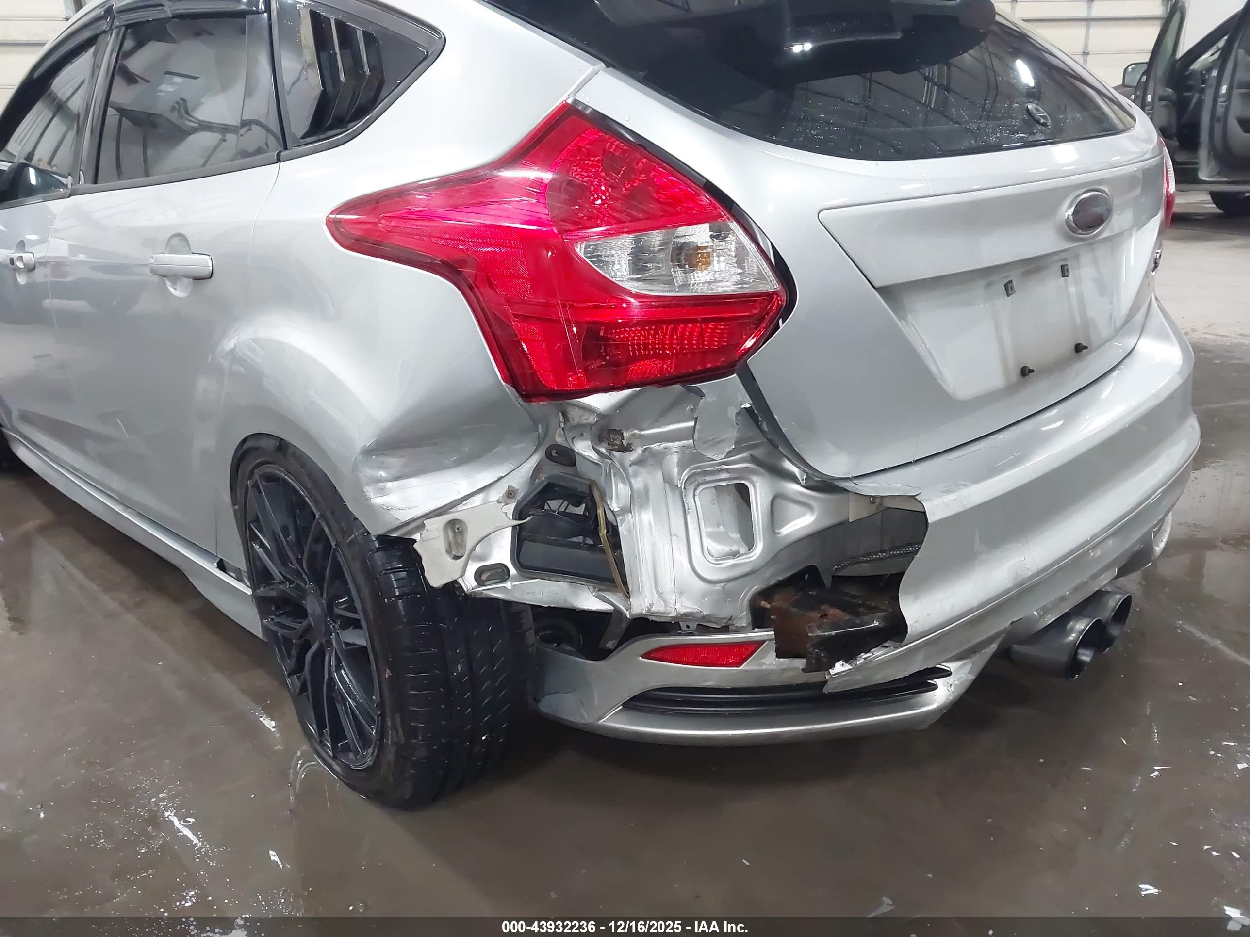 FORD FOCUS image 6