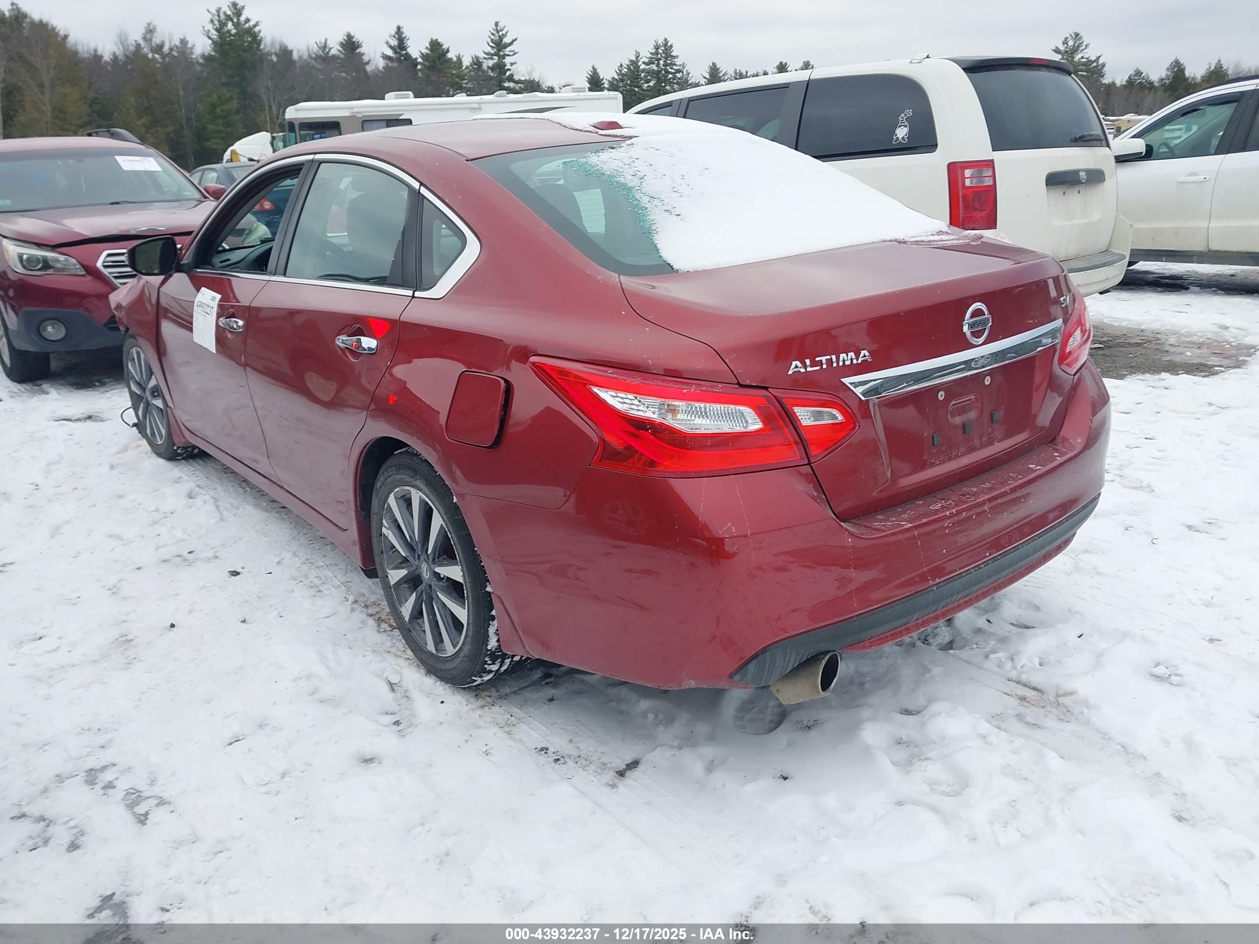NISSAN ALTIMA image 3