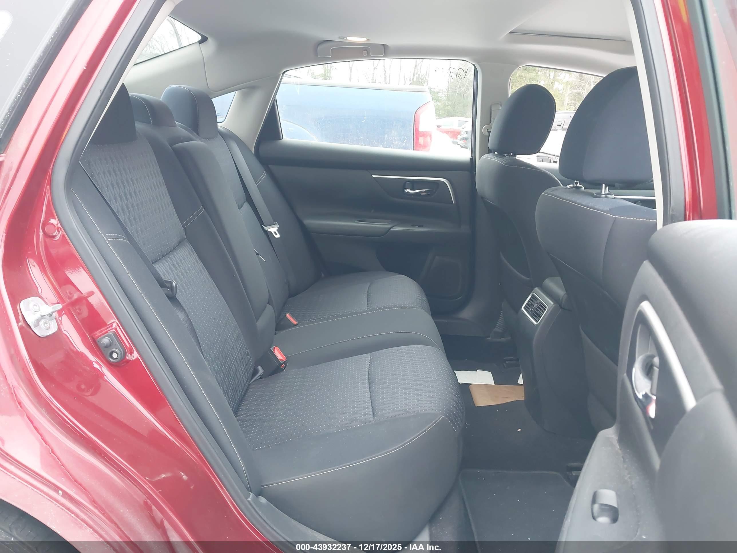 NISSAN ALTIMA image 8