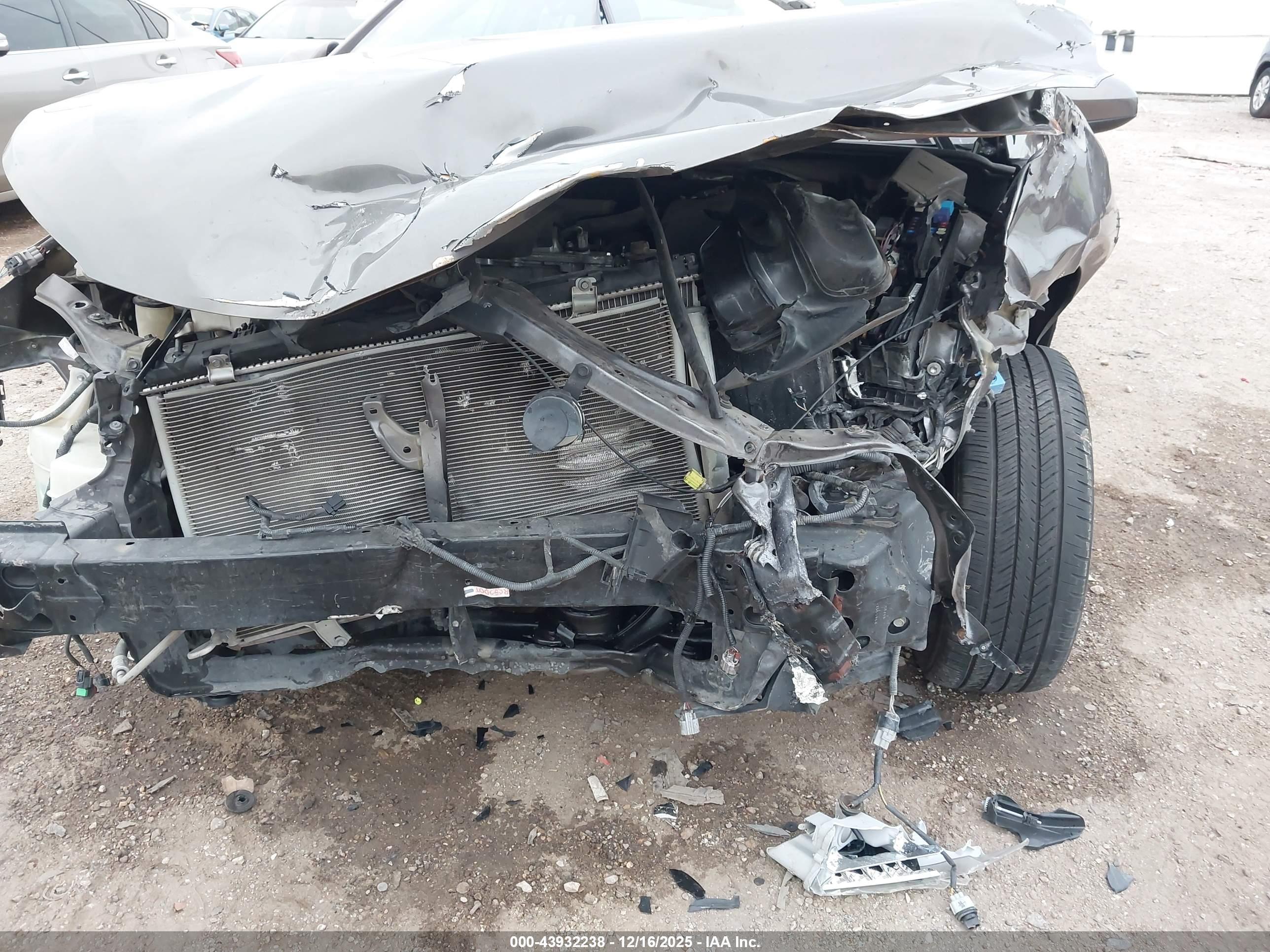 TOYOTA CAMRY image 6