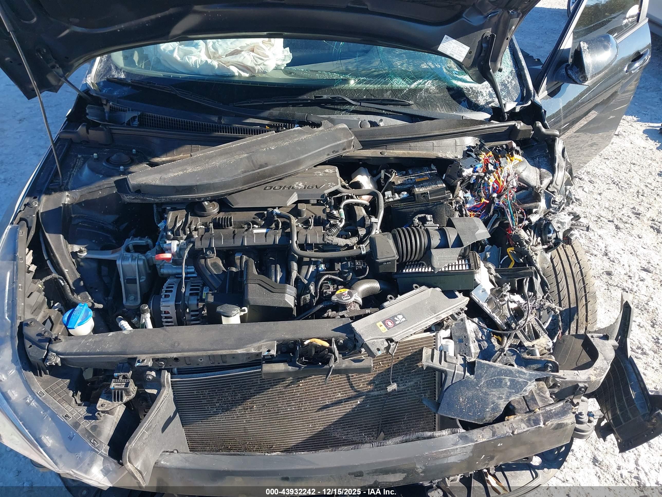 HYUNDAI ELANTRA image 10