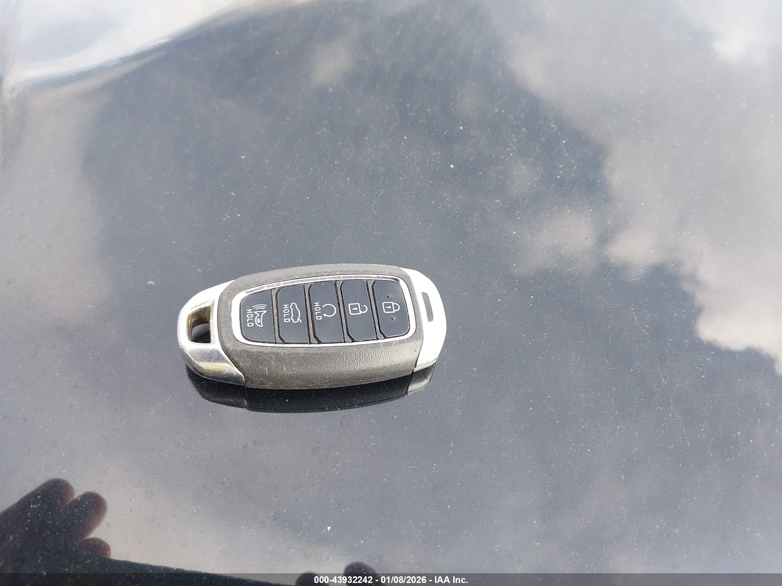 HYUNDAI ELANTRA image 11