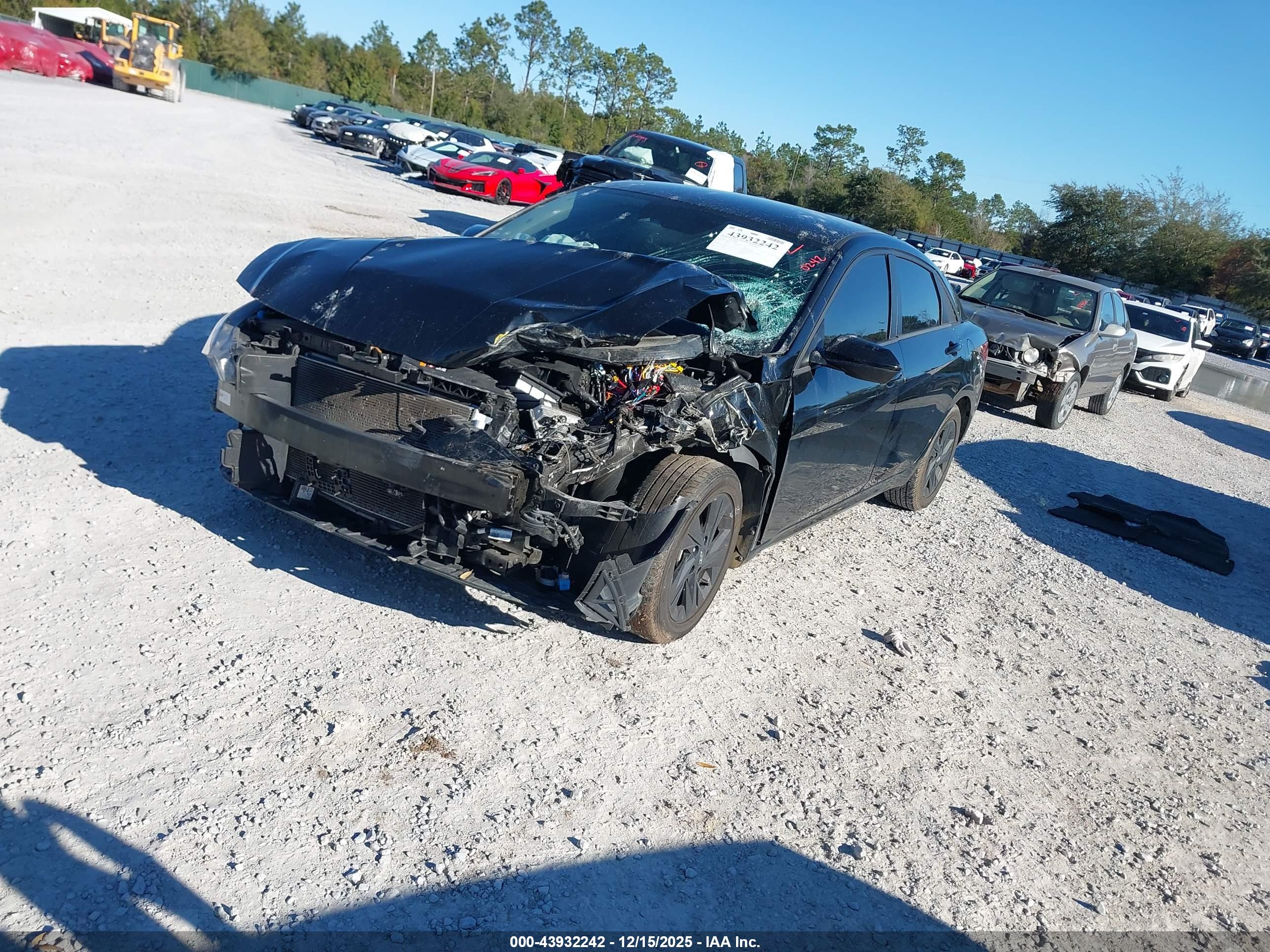 HYUNDAI ELANTRA image 2