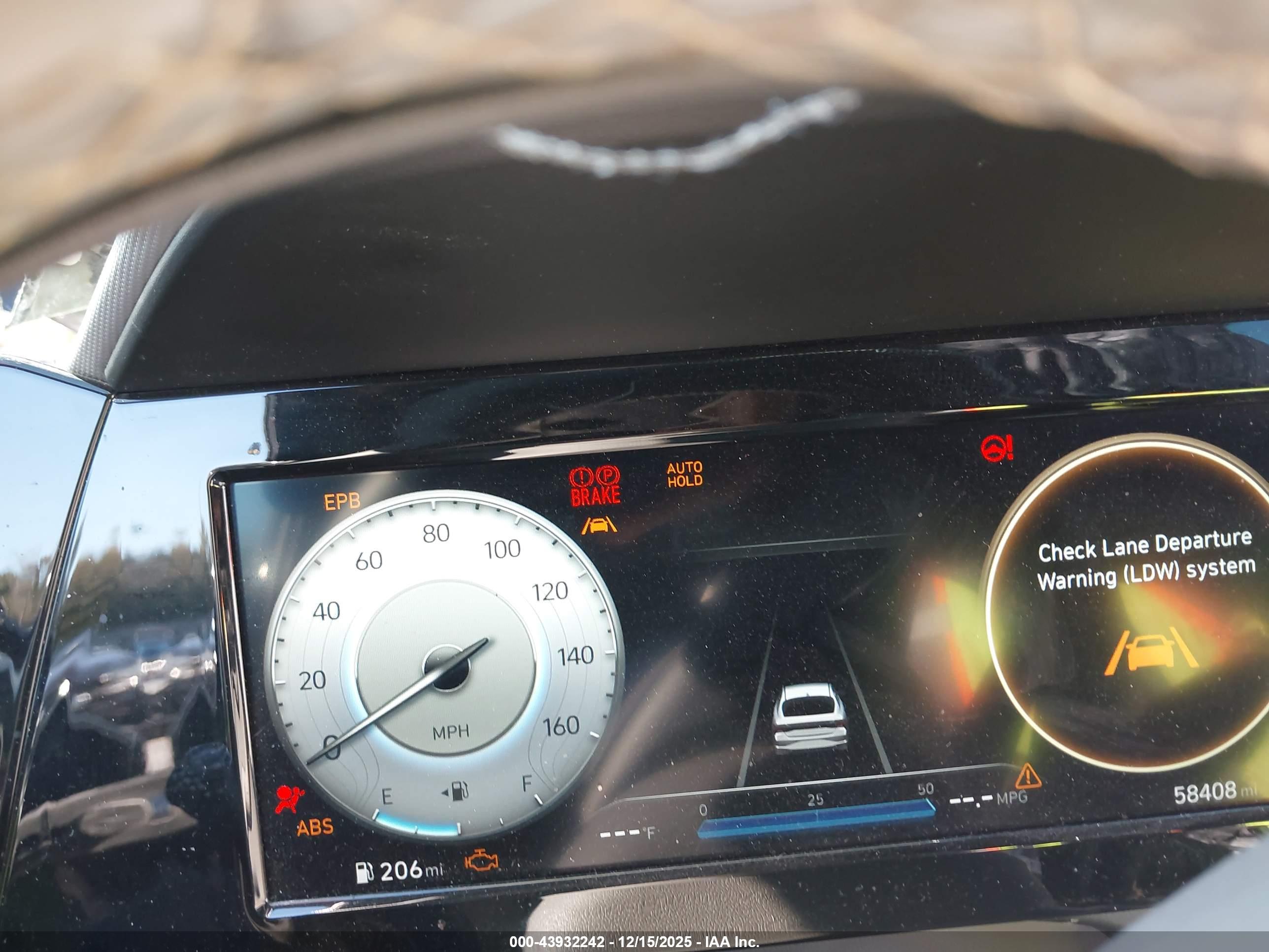 HYUNDAI ELANTRA image 7