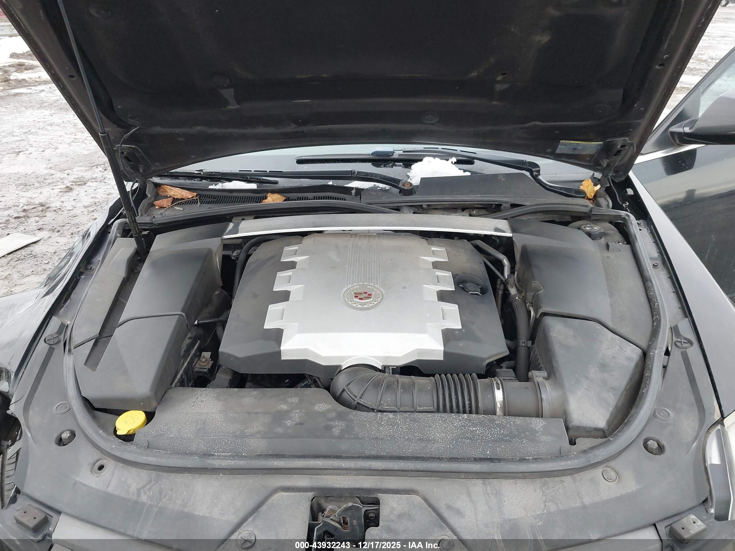 CADILLAC CTS image 10