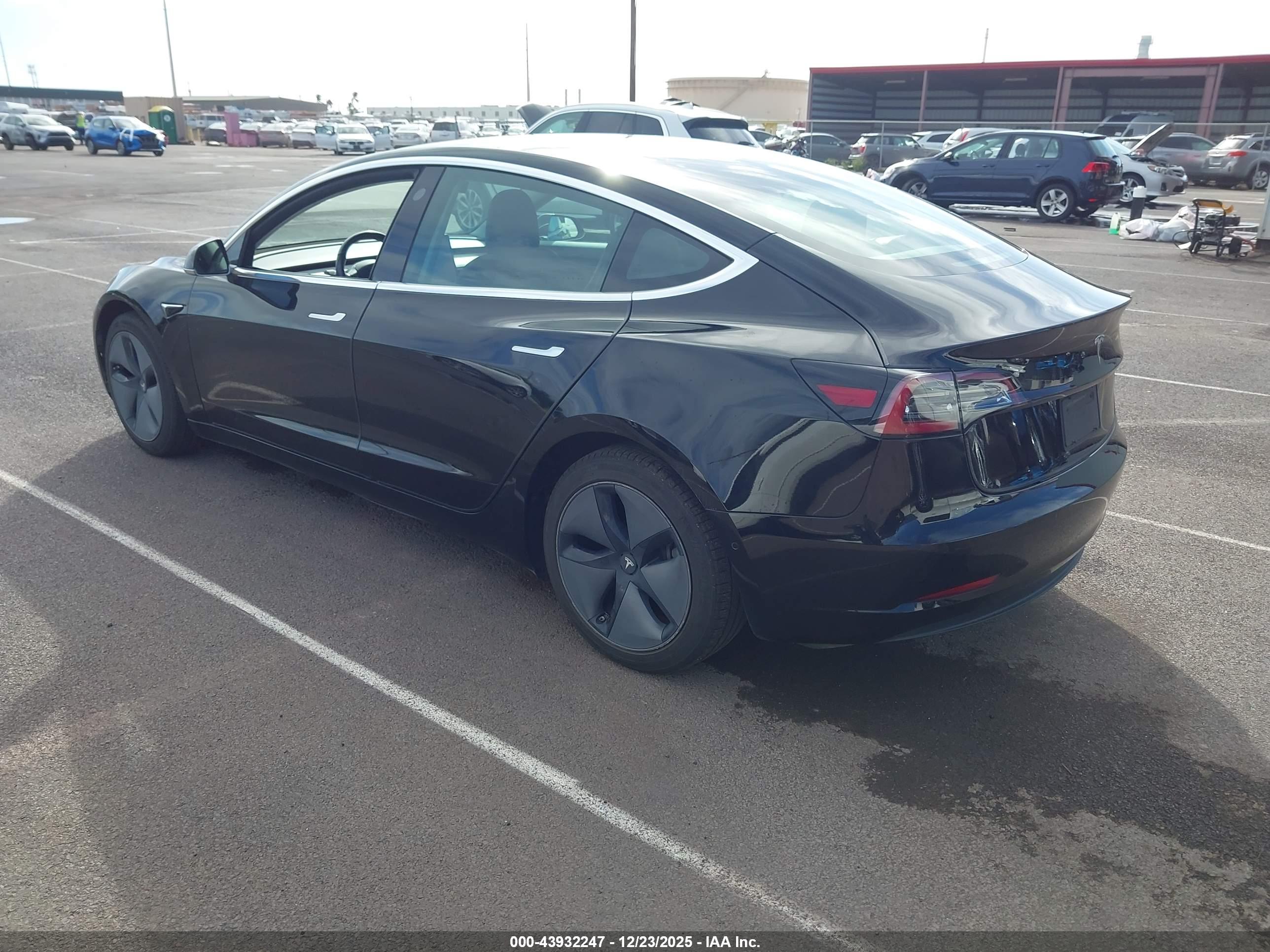 TESLA MODEL image 3