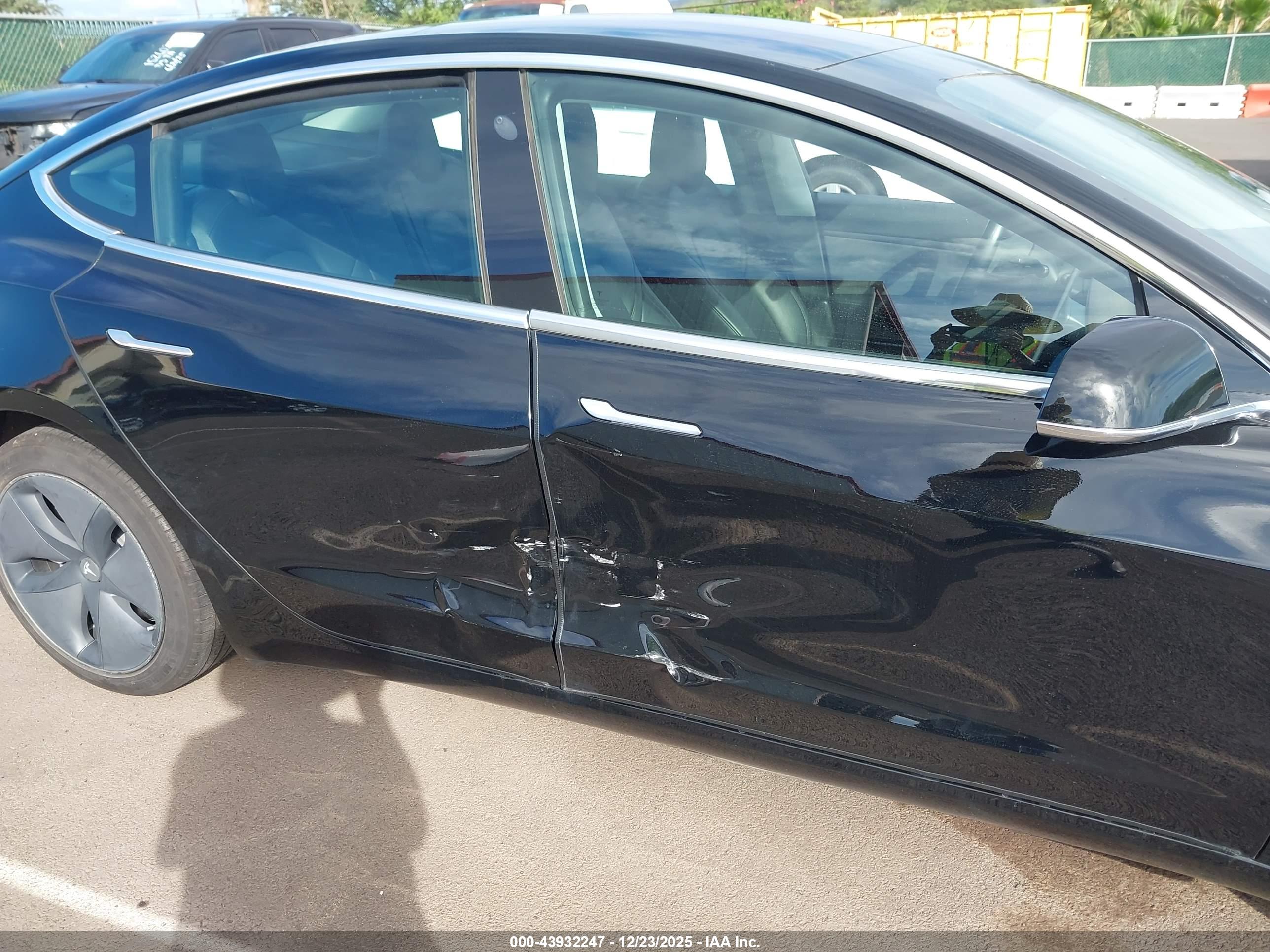 TESLA MODEL image 6