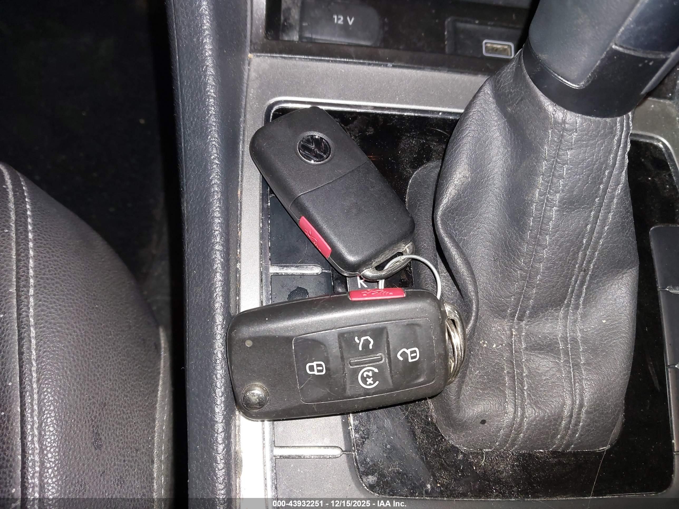VOLKSWAGEN PASSAT image 11