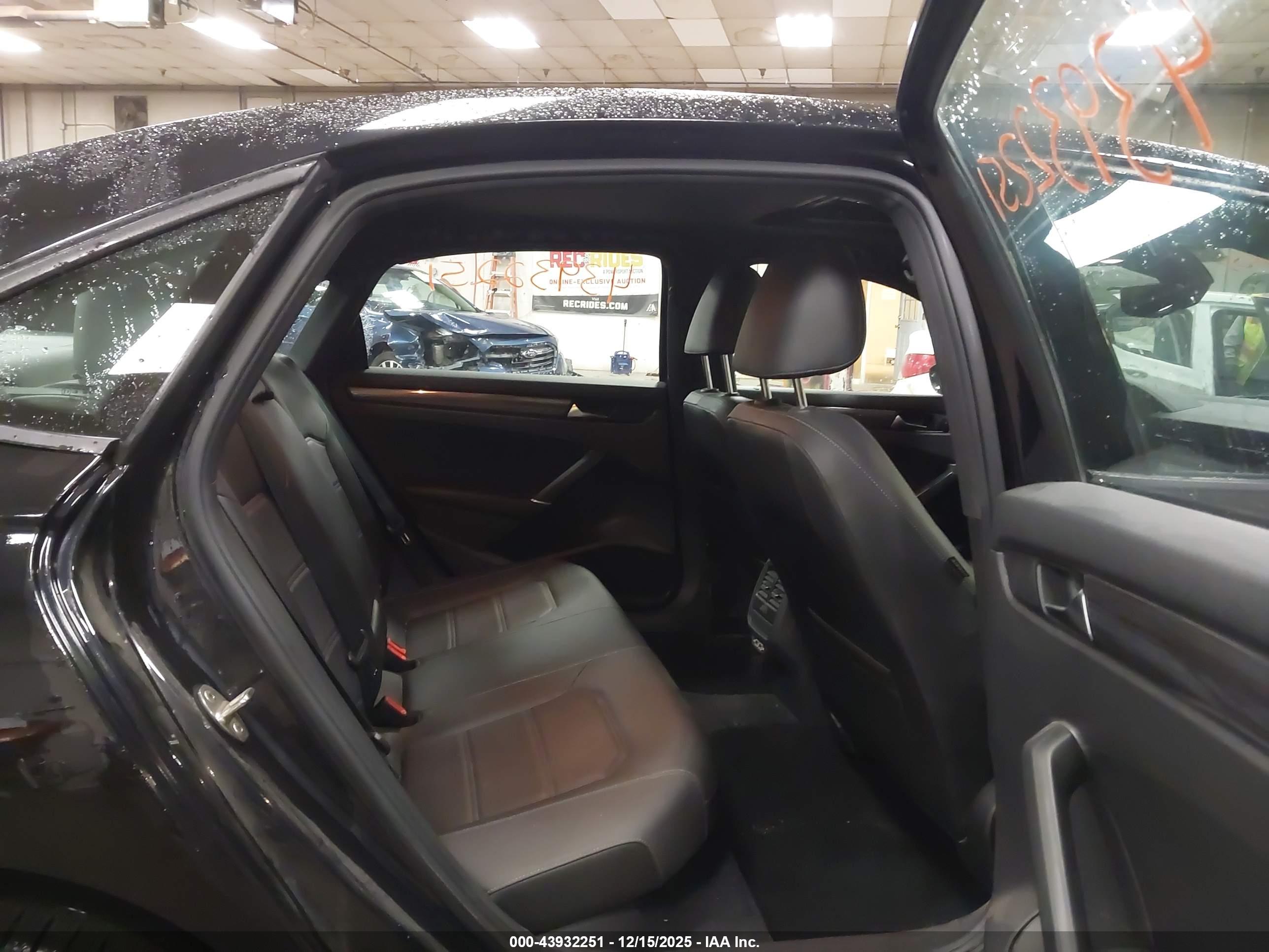 VOLKSWAGEN PASSAT image 8