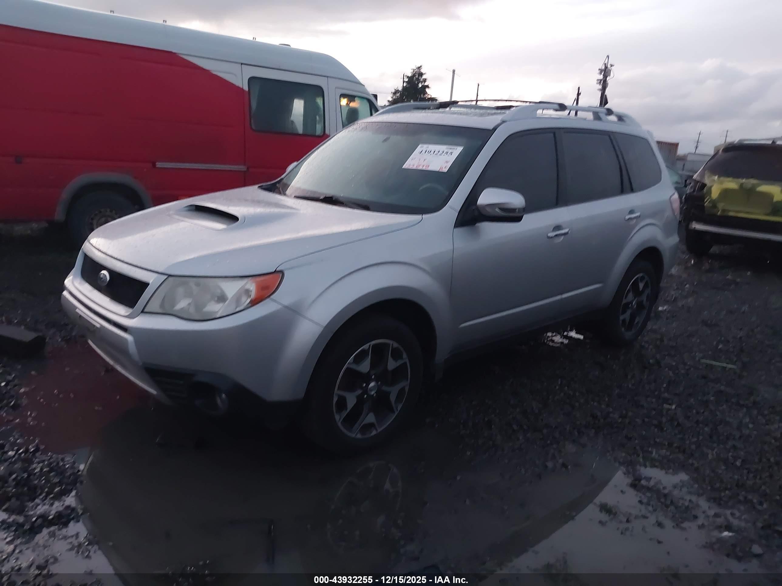 SUBARU FORESTER image 2