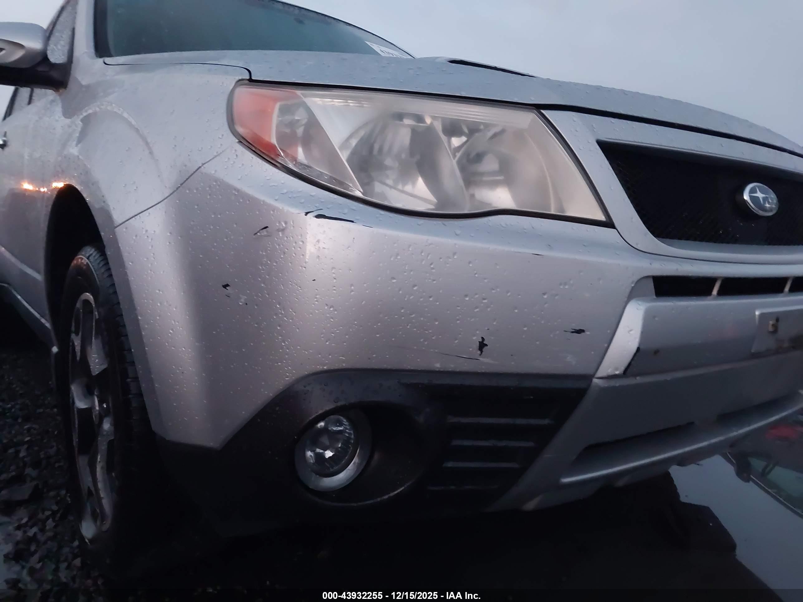 SUBARU FORESTER image 6