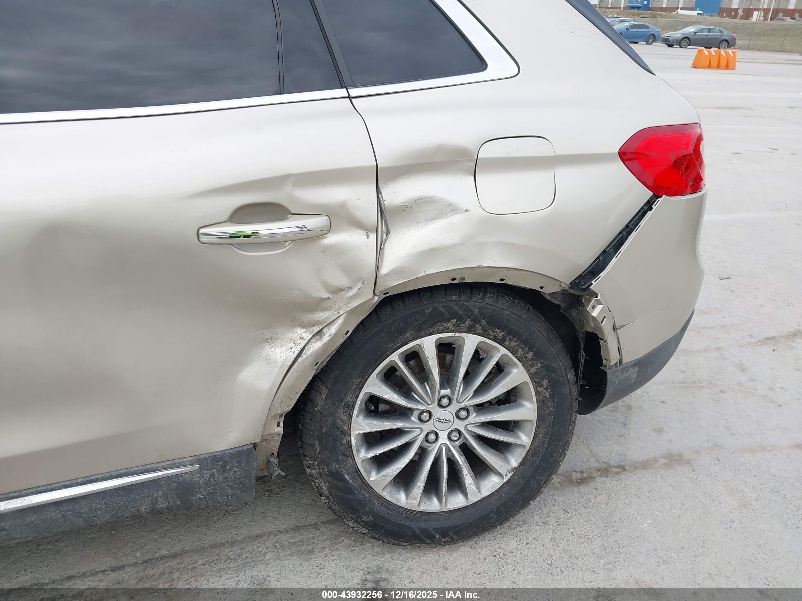 LINCOLN MKX image 6