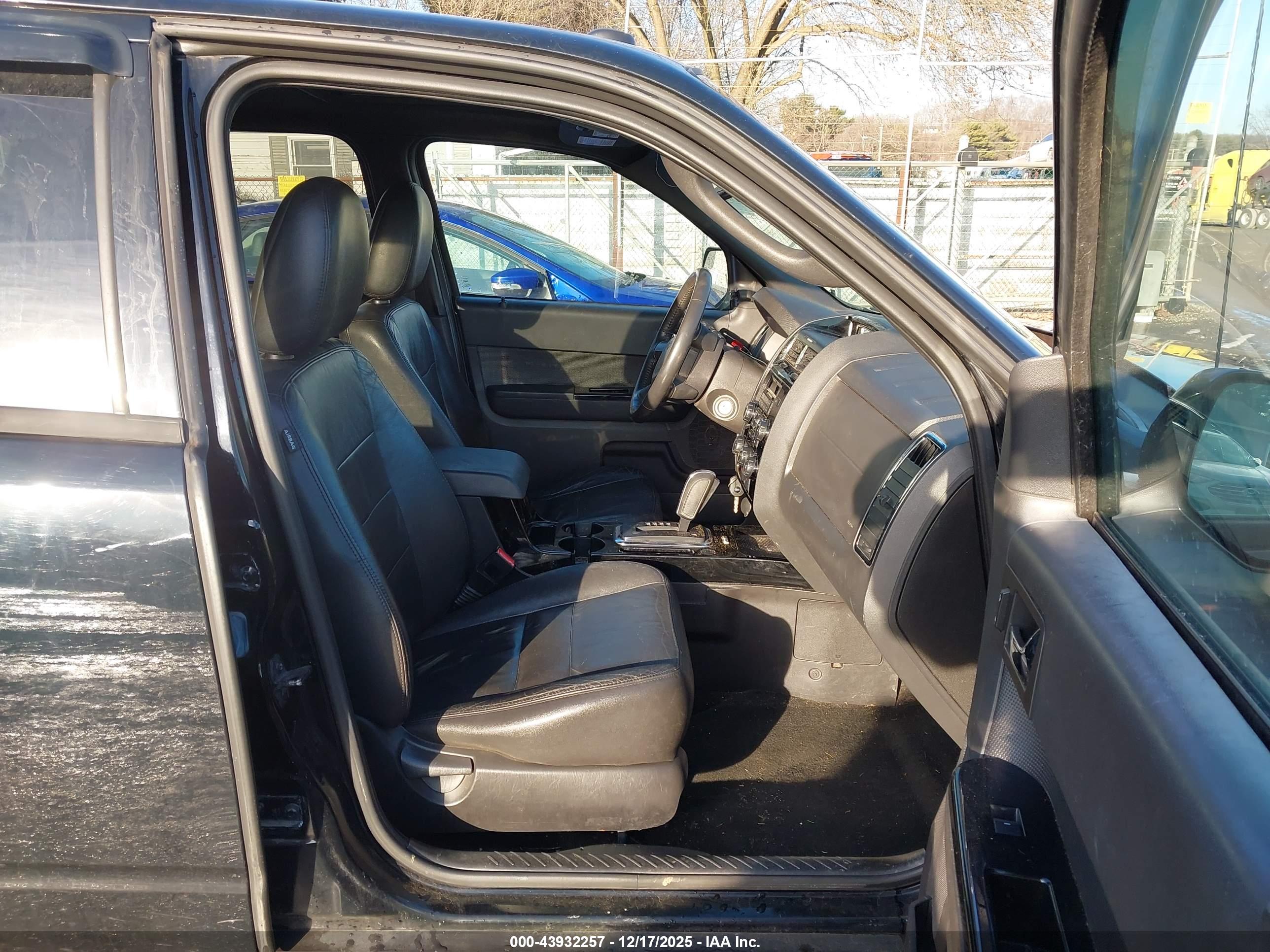 FORD ESCAPE image 5