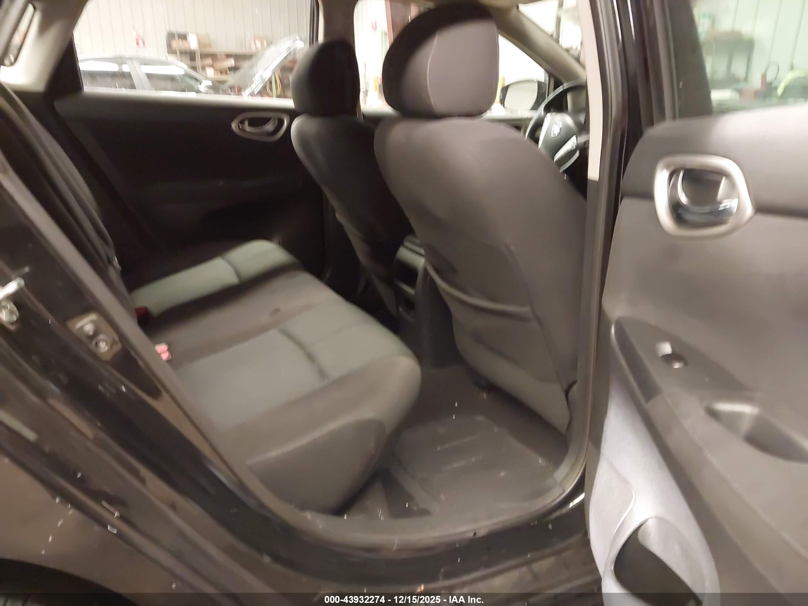 NISSAN SENTRA image 8