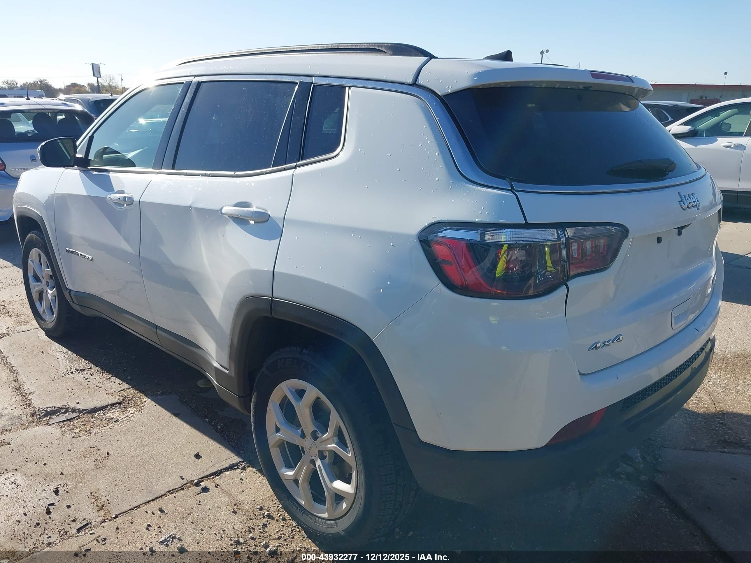 JEEP COMPASS image 3