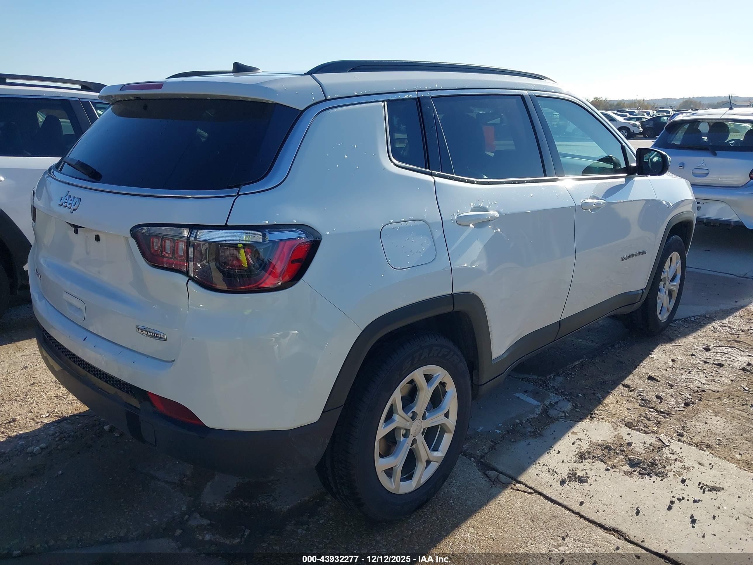 JEEP COMPASS image 4