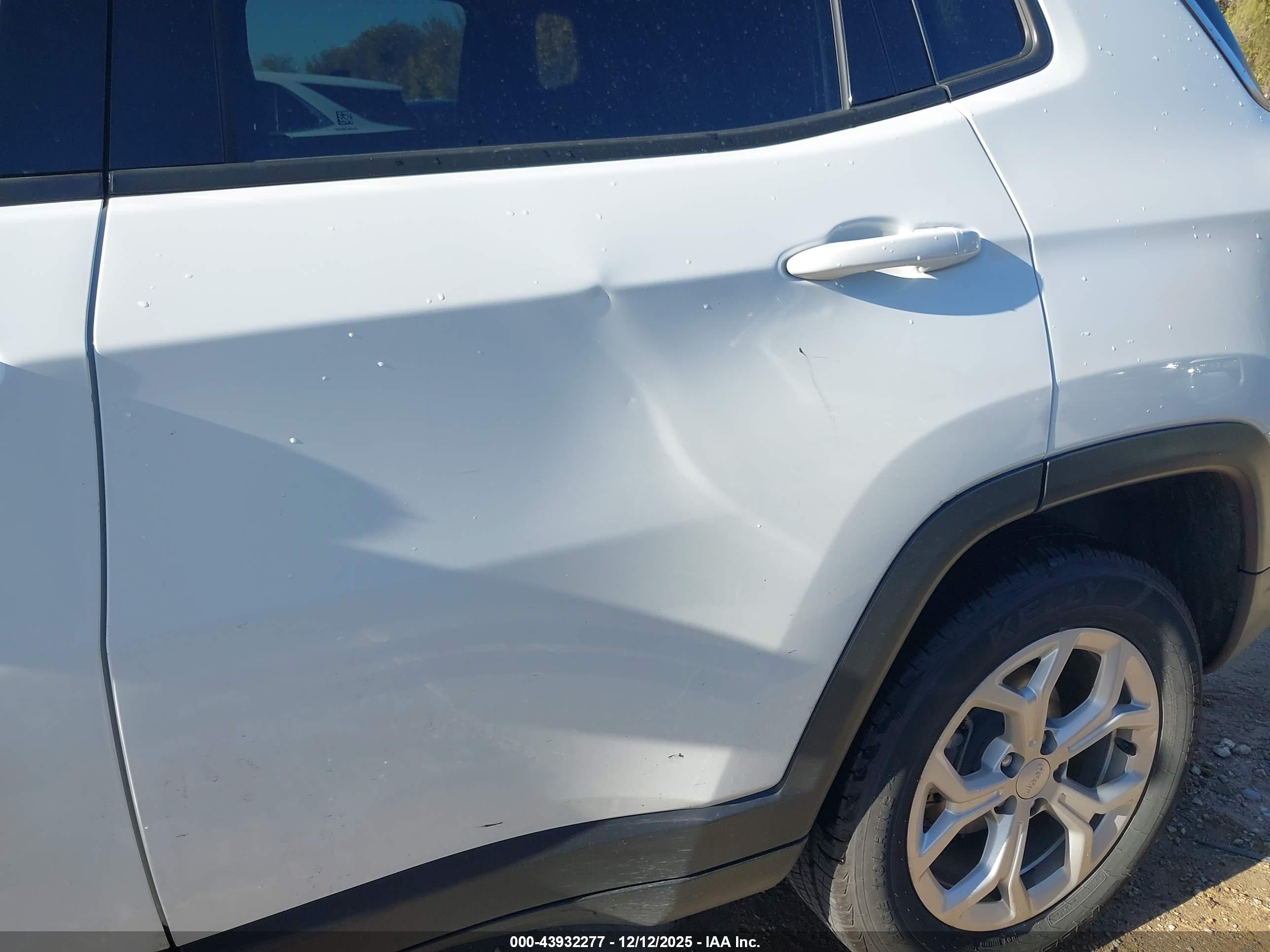 JEEP COMPASS image 6
