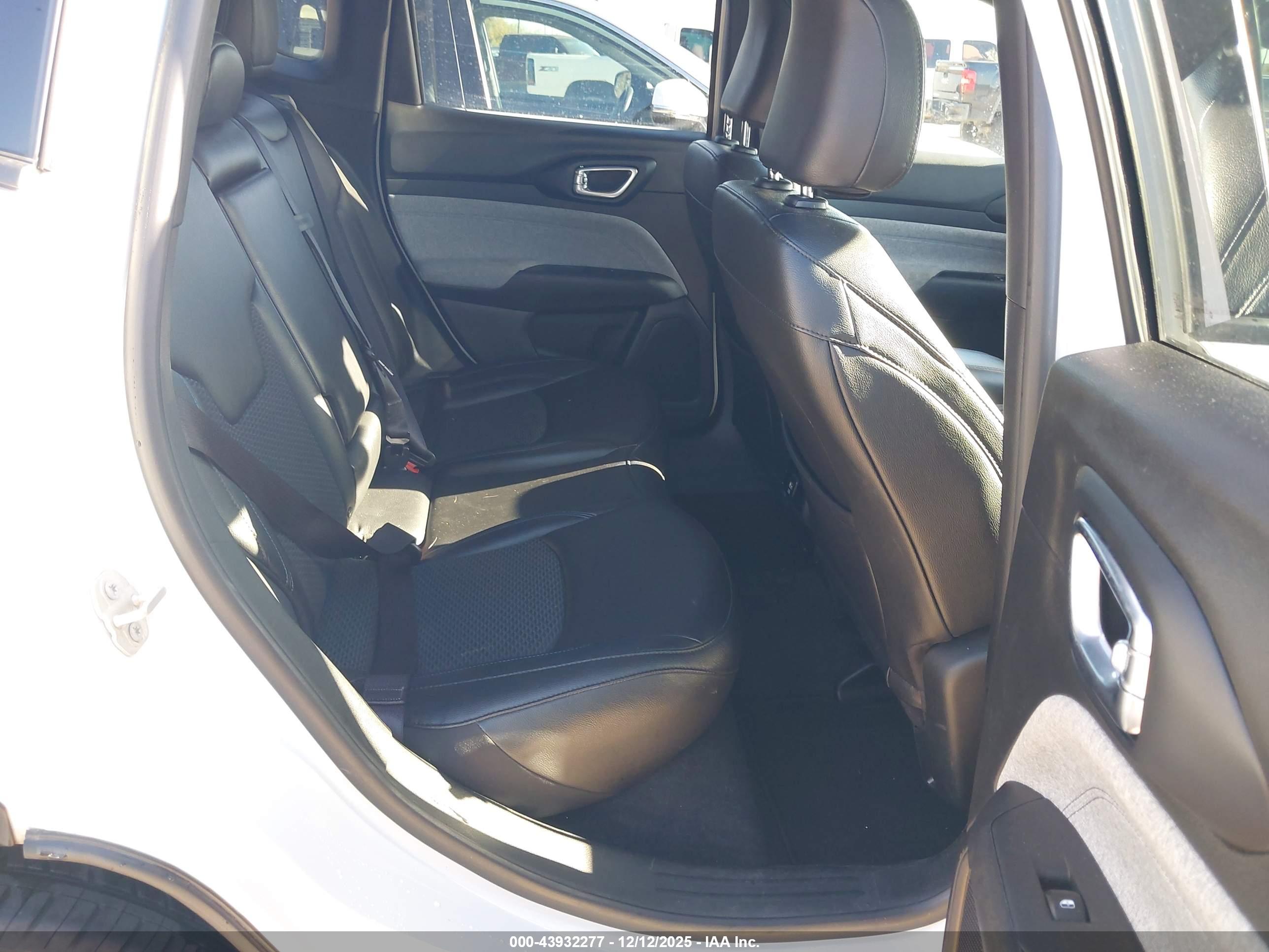 JEEP COMPASS image 8