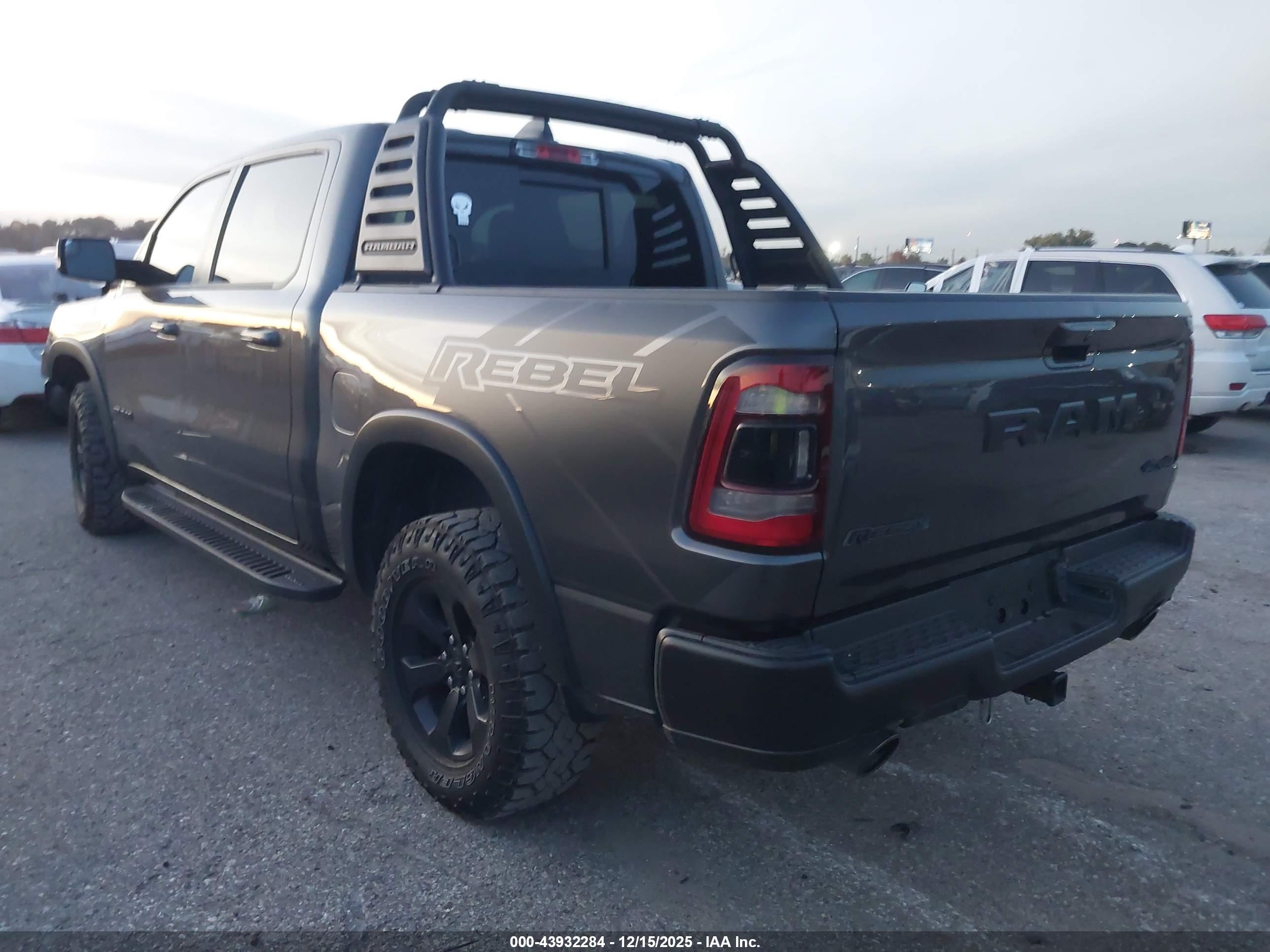 RAM 1500 image 3