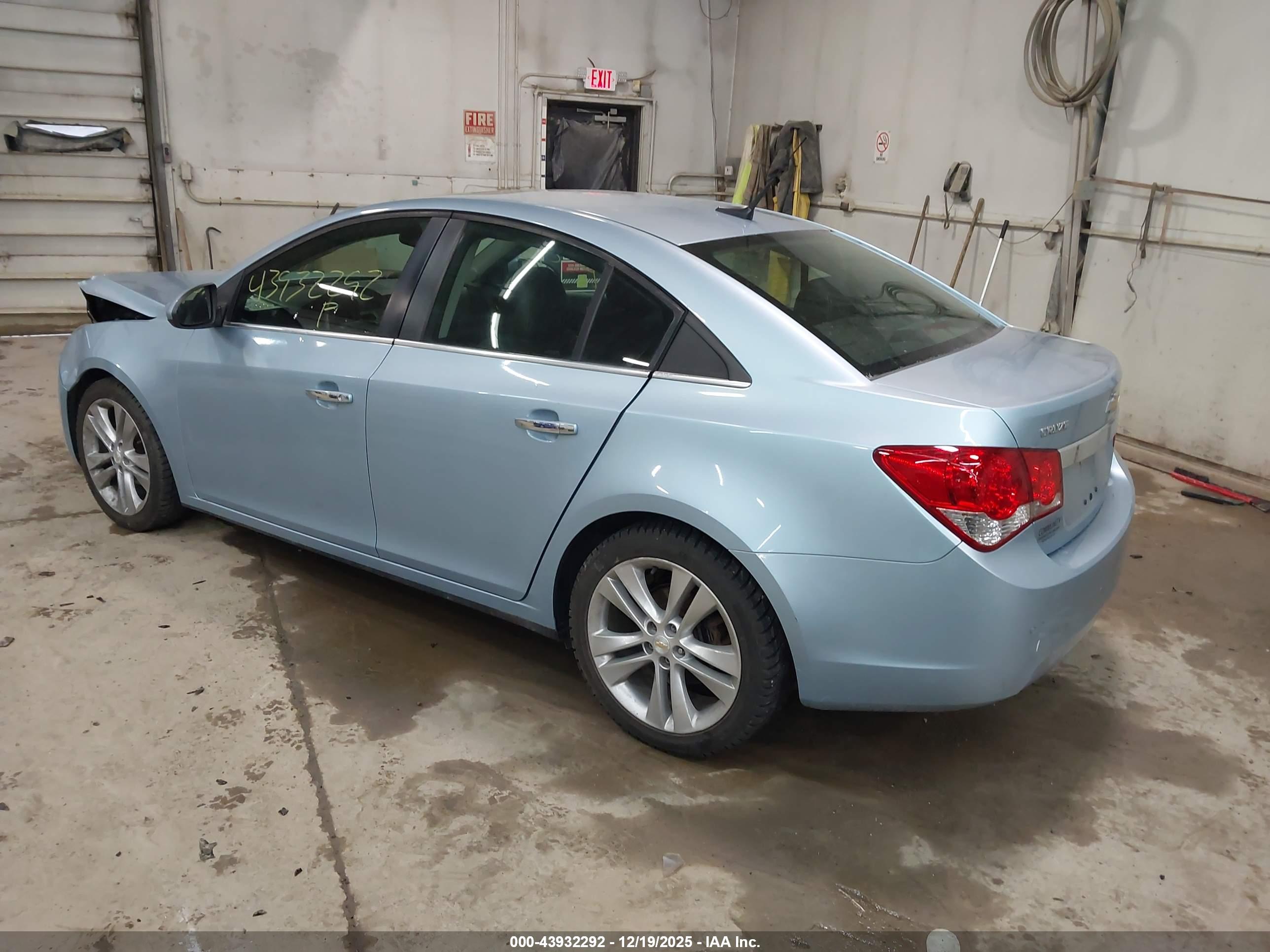 CHEVROLET CRUZE image 3