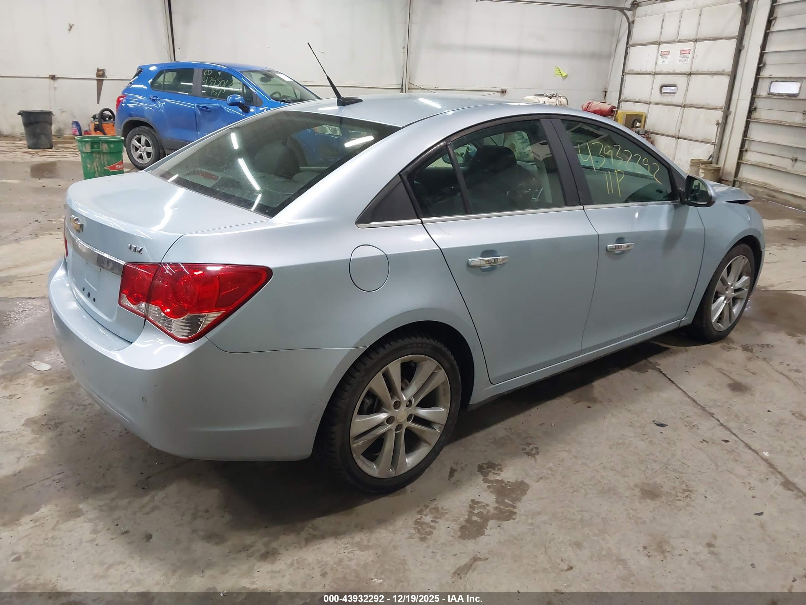 CHEVROLET CRUZE image 4