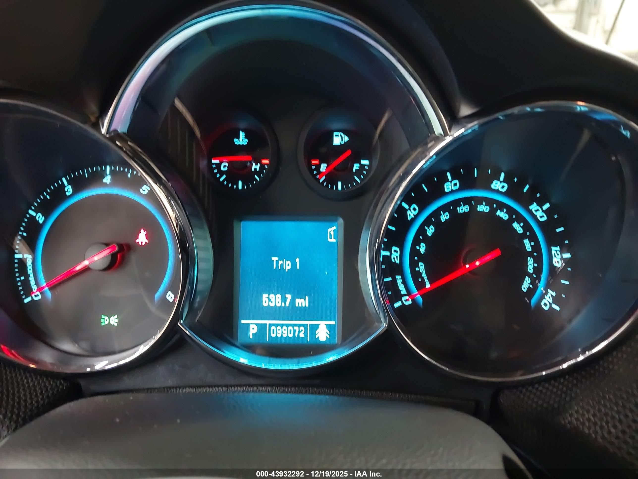 CHEVROLET CRUZE image 7