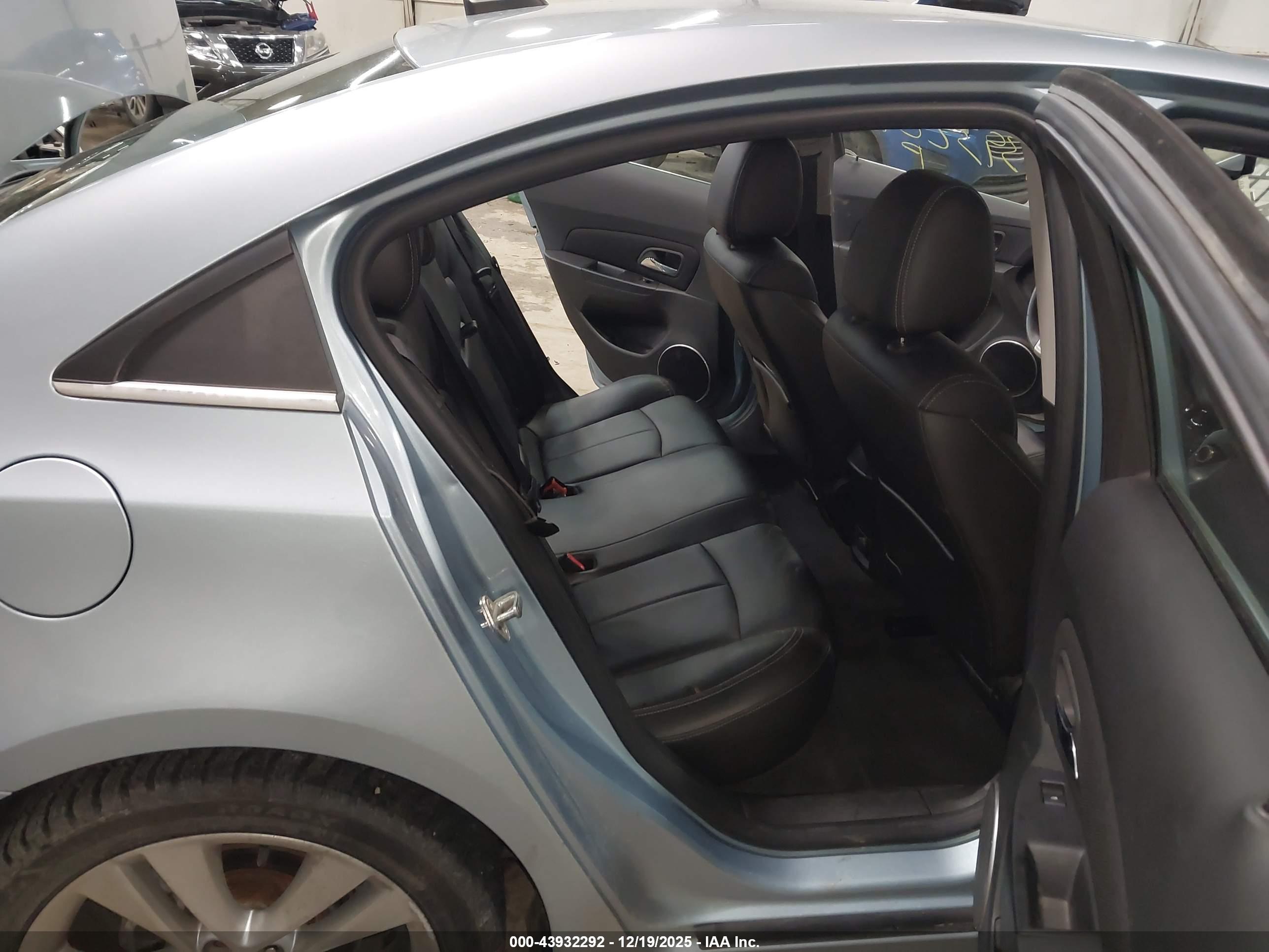 CHEVROLET CRUZE image 8