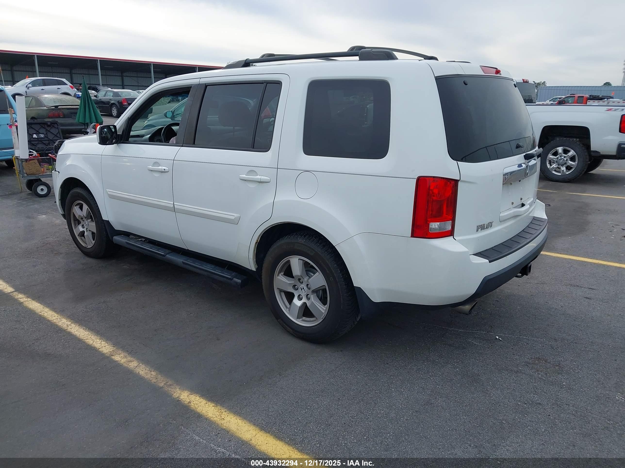 HONDA PILOT image 3
