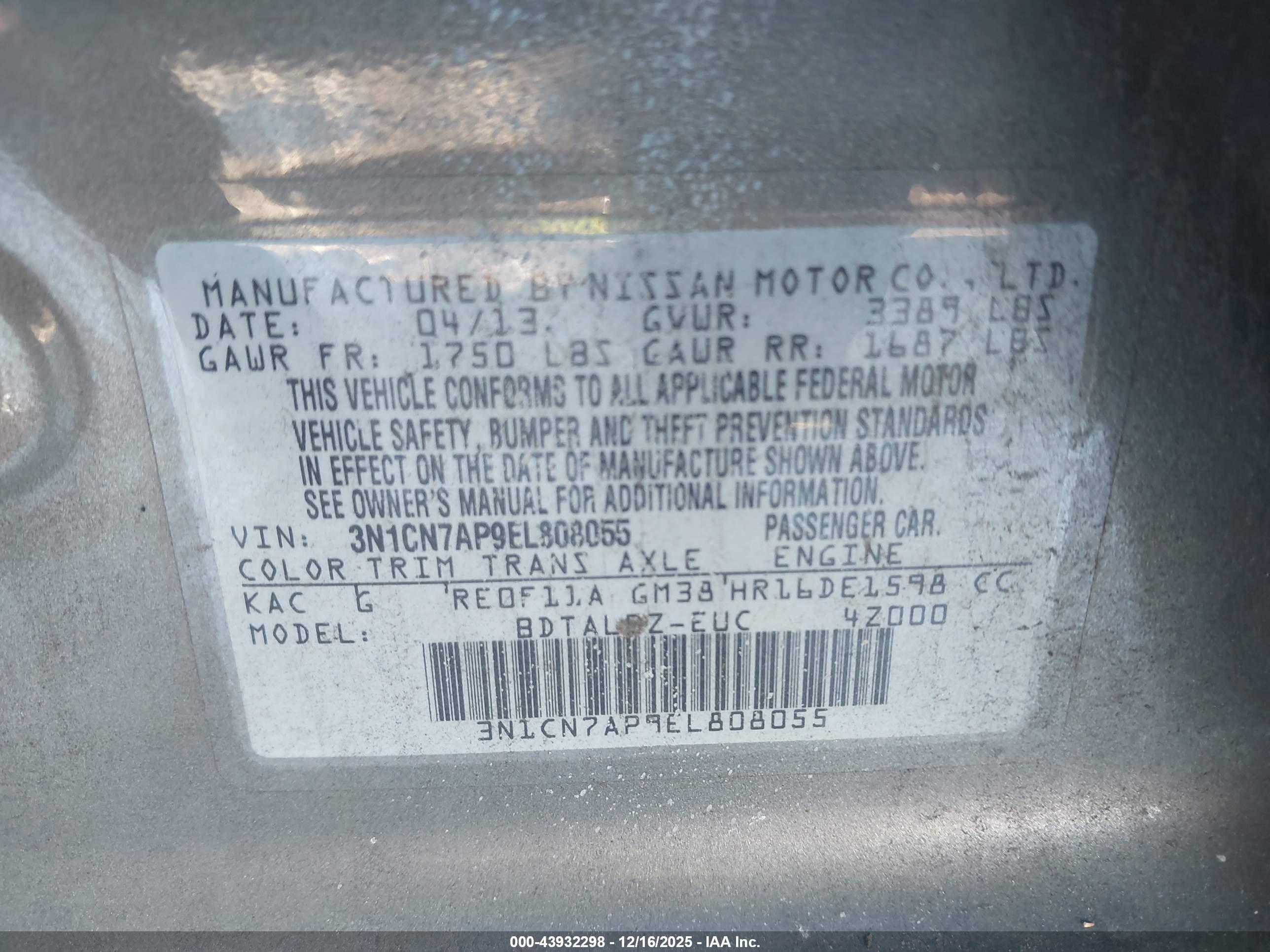 NISSAN VERSA image 9
