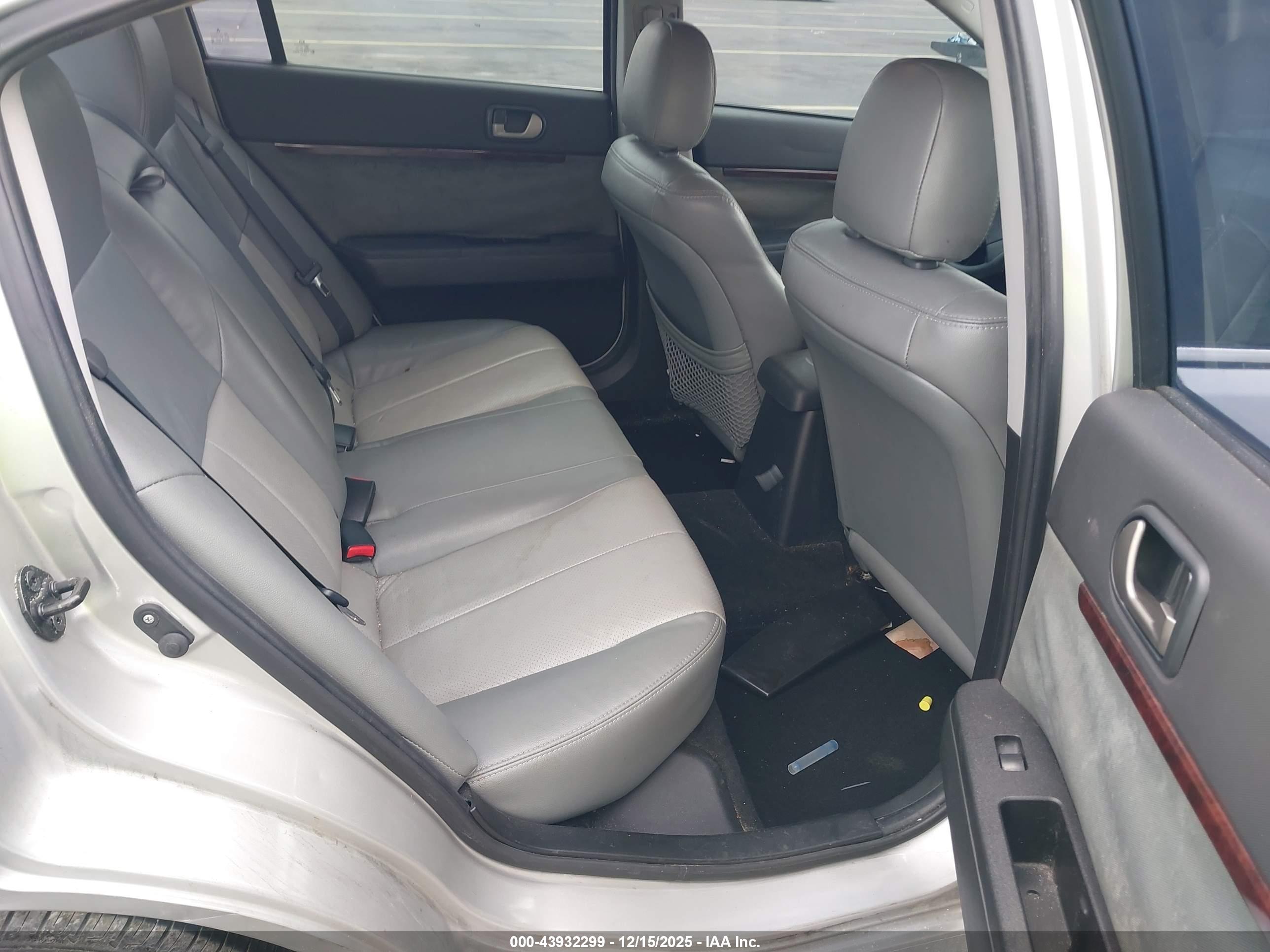 MITSUBISHI GALANT image 8