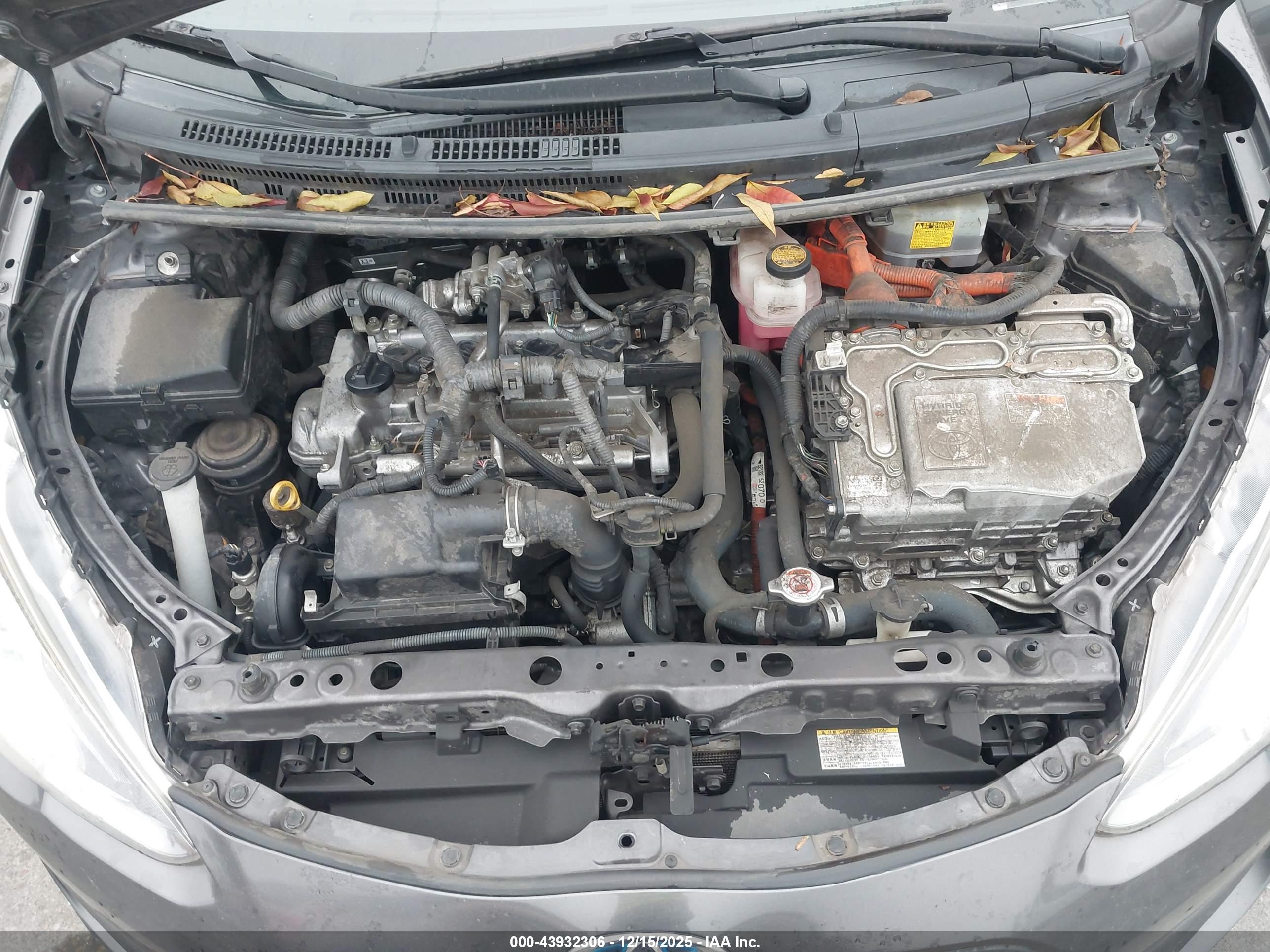 TOYOTA PRIUS image 10