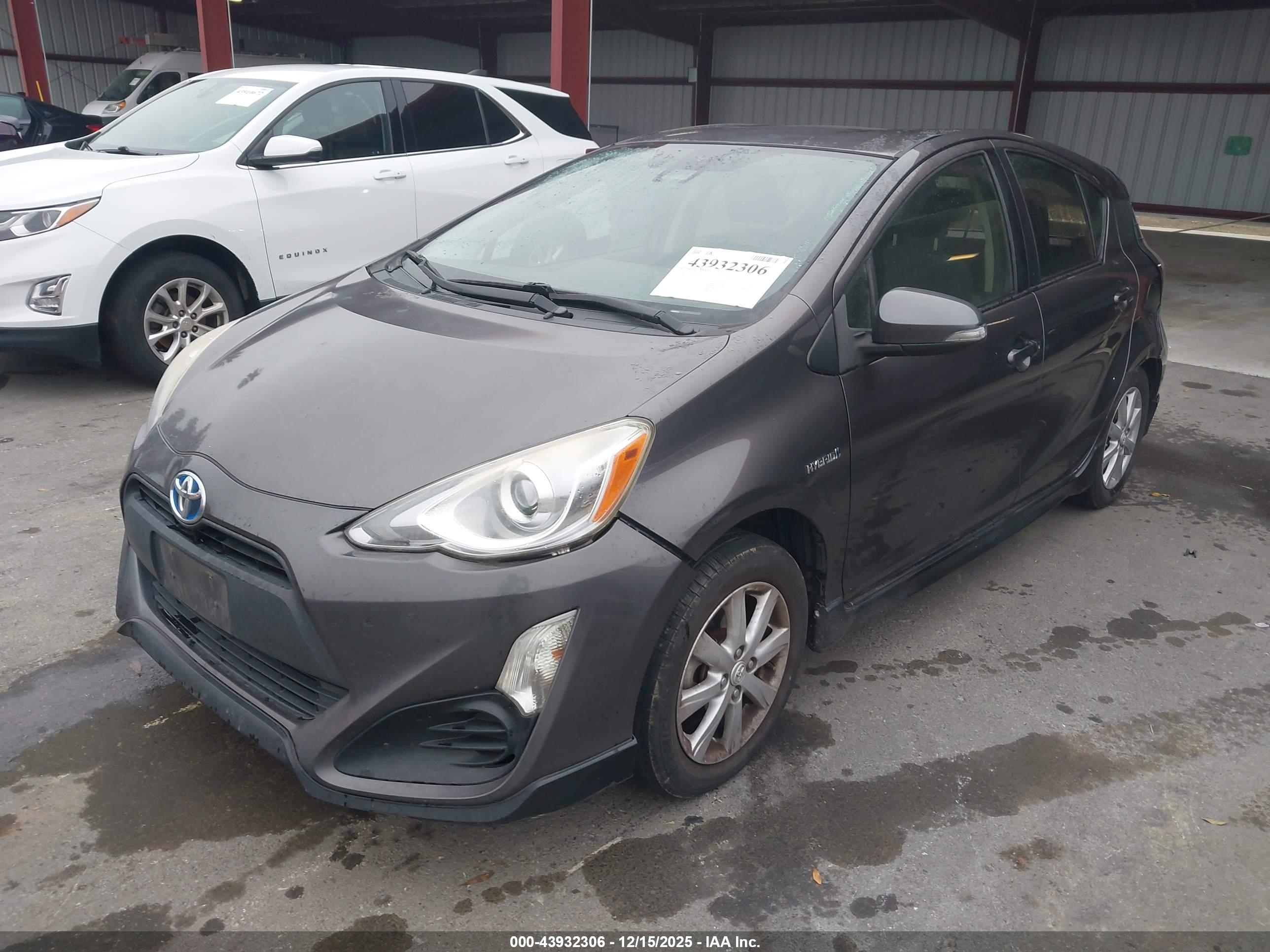 TOYOTA PRIUS image 2