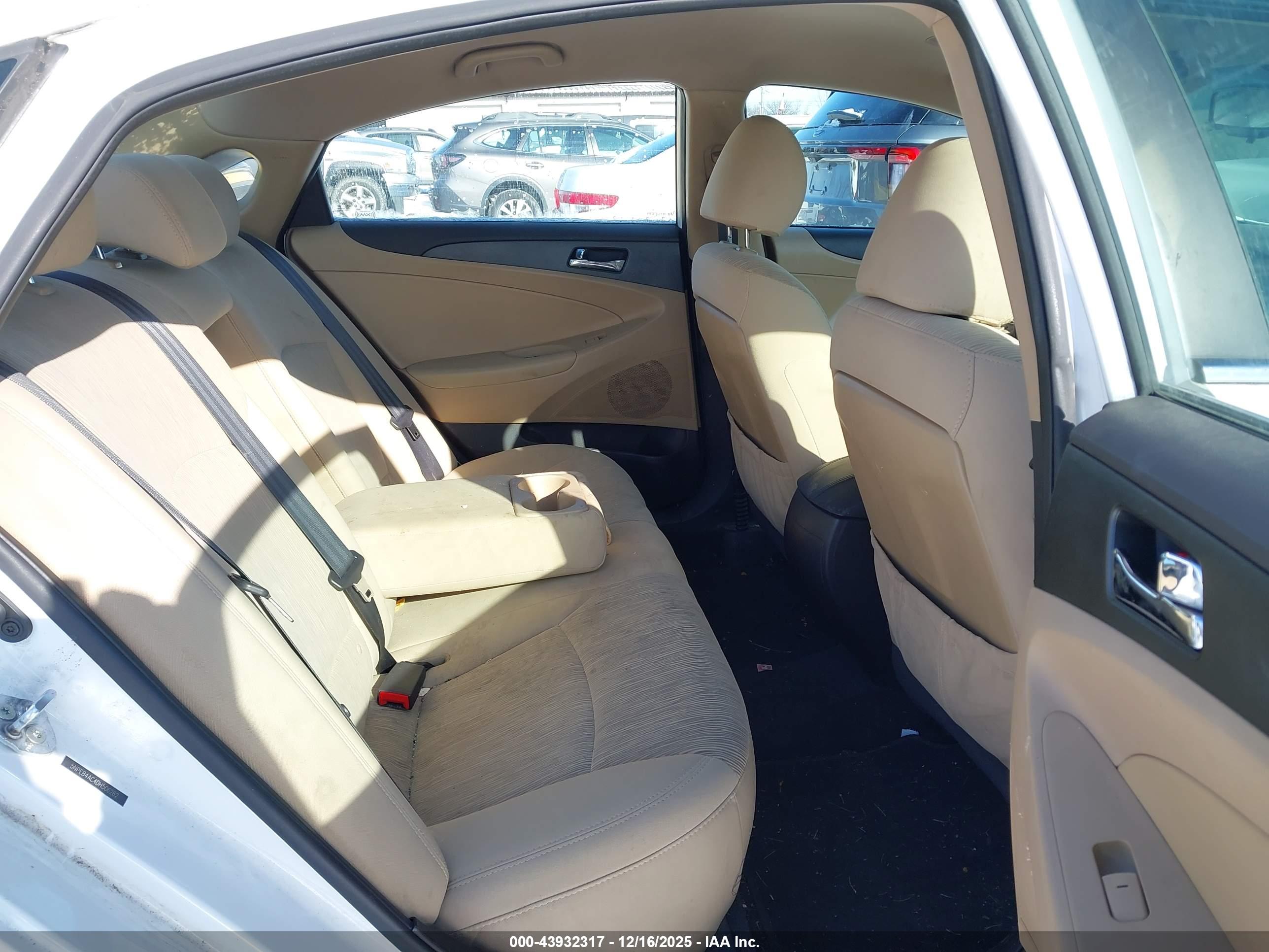 HYUNDAI SONATA image 8