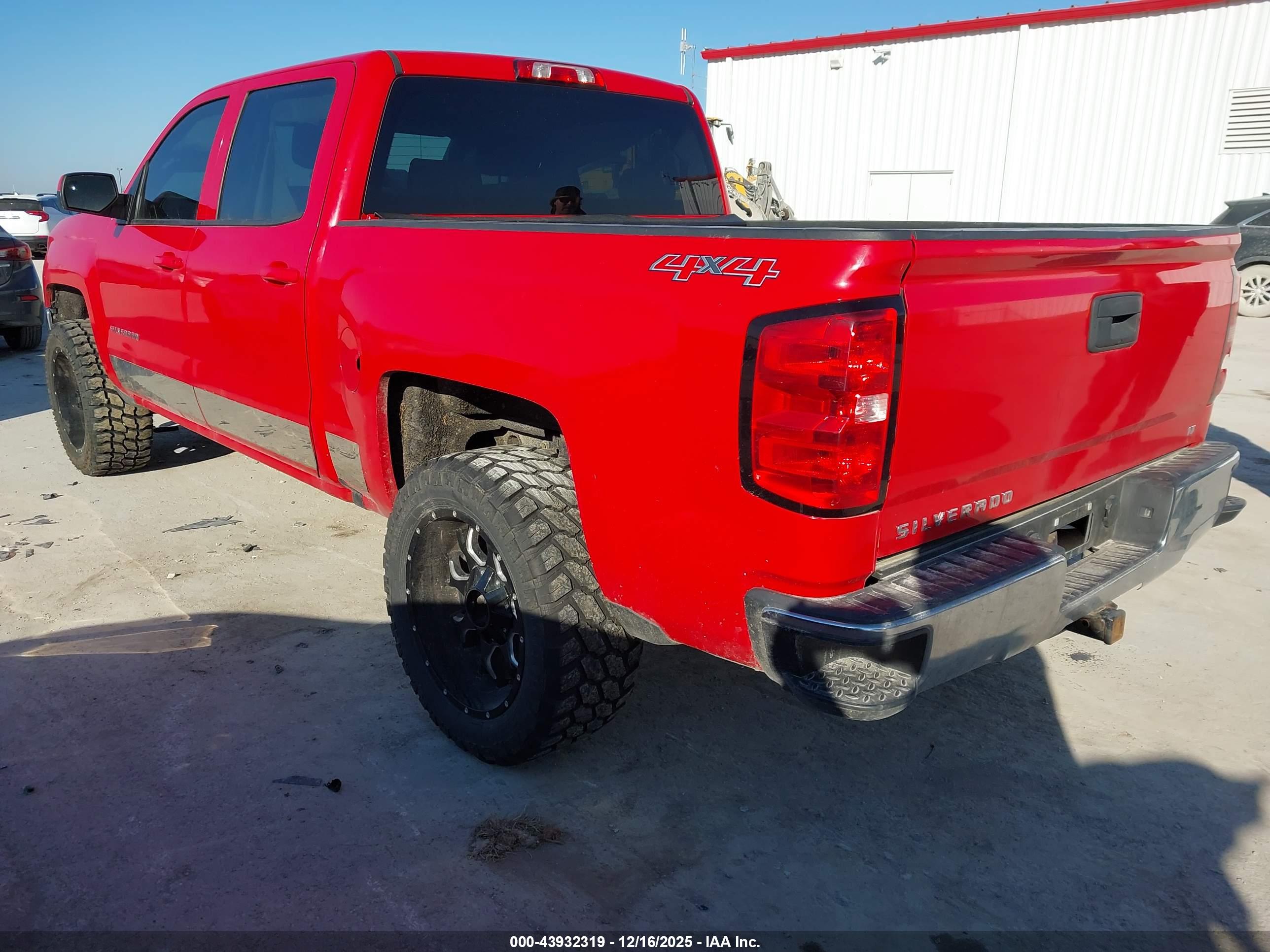 CHEVROLET SILVERADO image 3