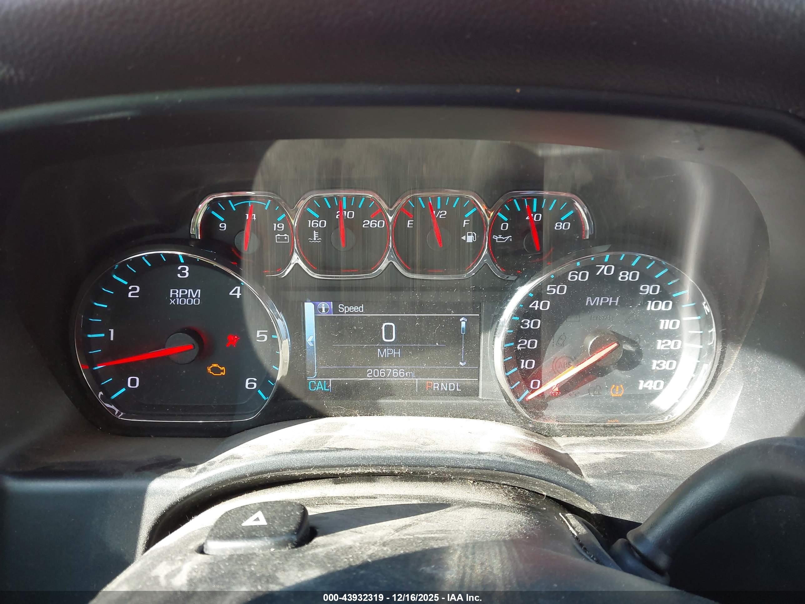 CHEVROLET SILVERADO image 7