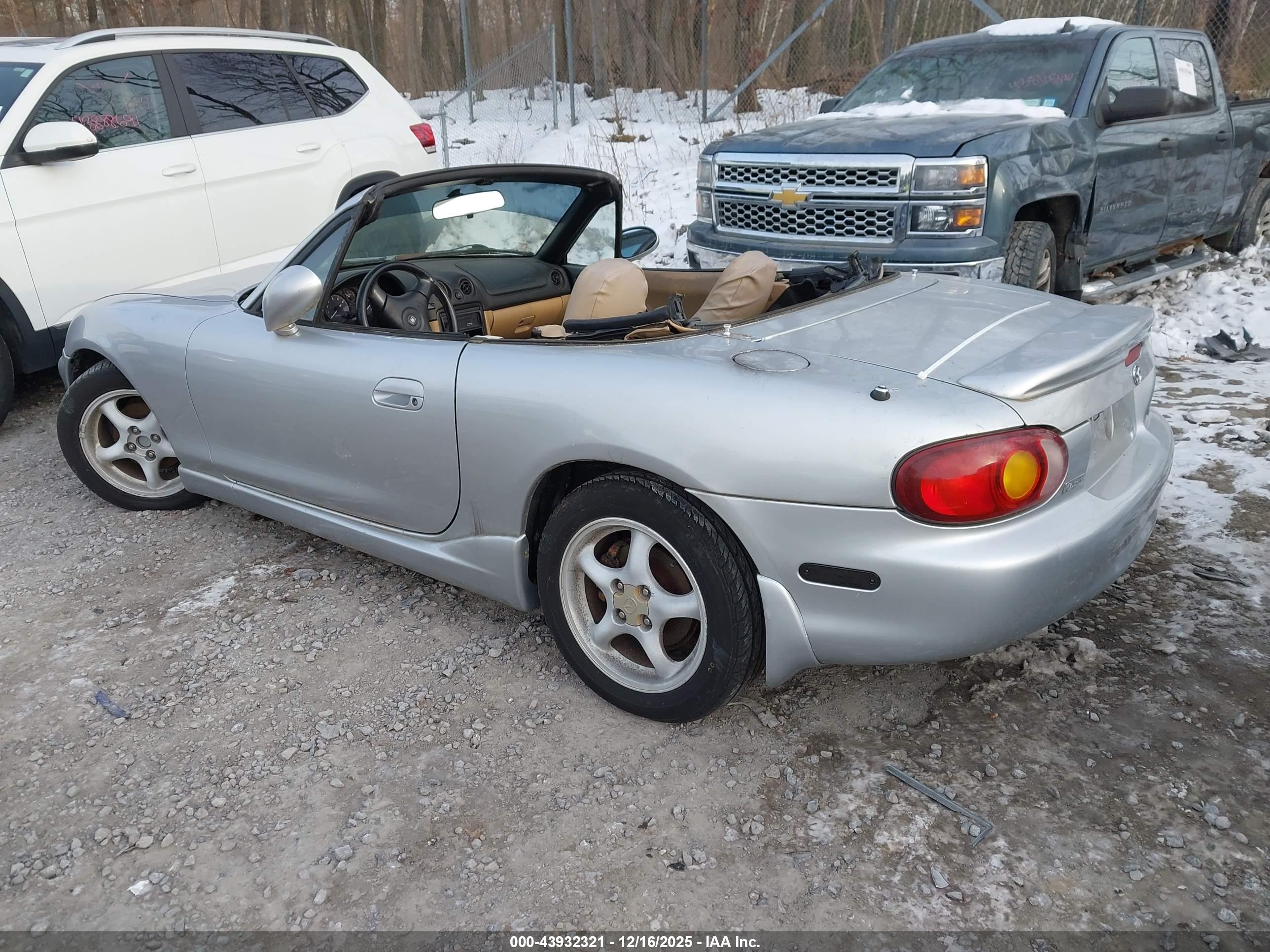 MAZDA MX-5 image 3