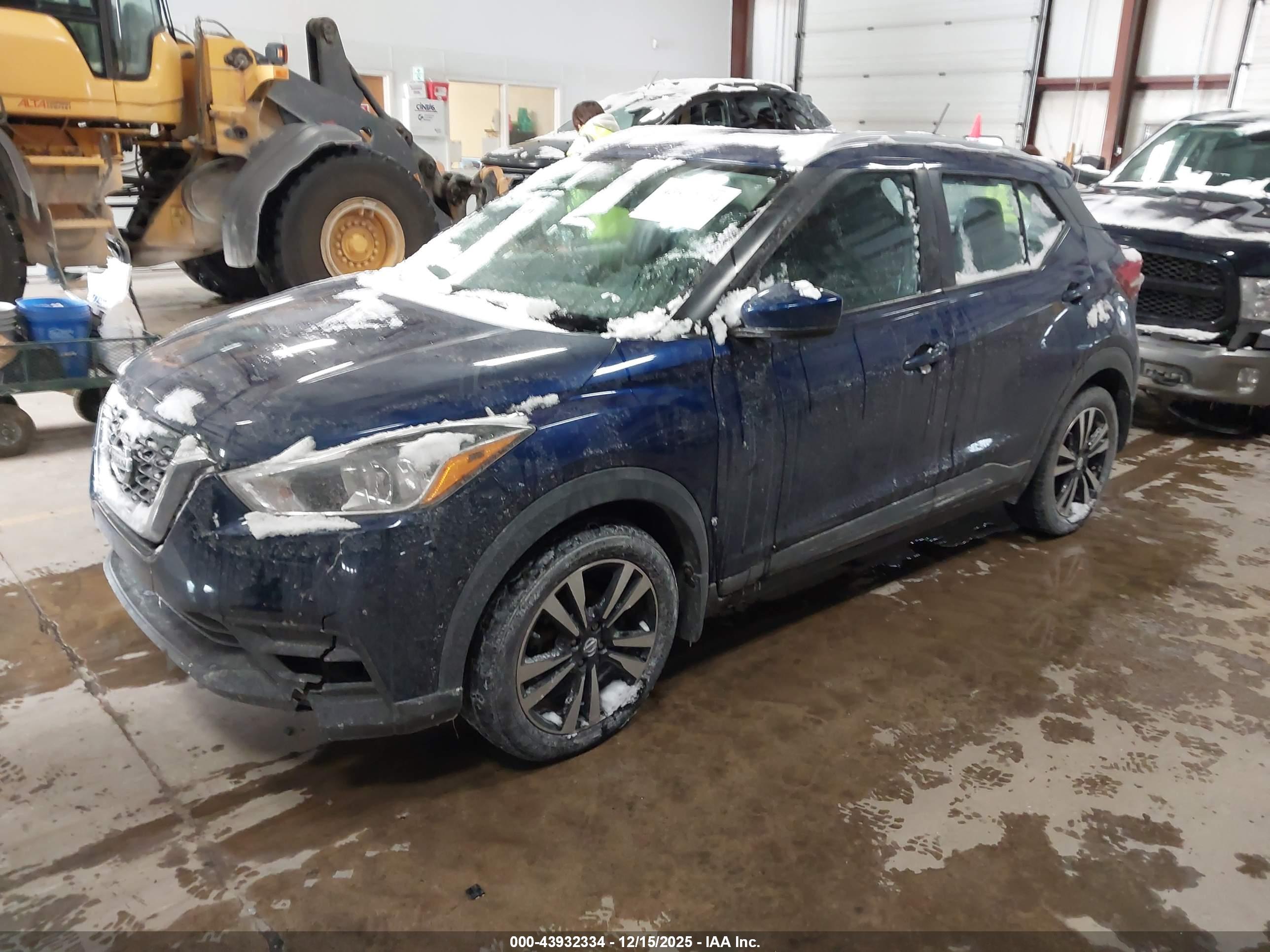NISSAN KICKS image 2