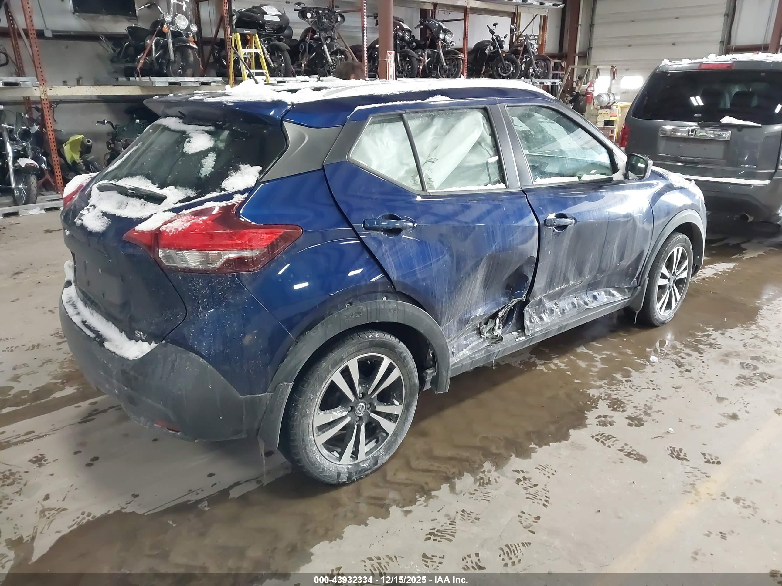 NISSAN KICKS image 4