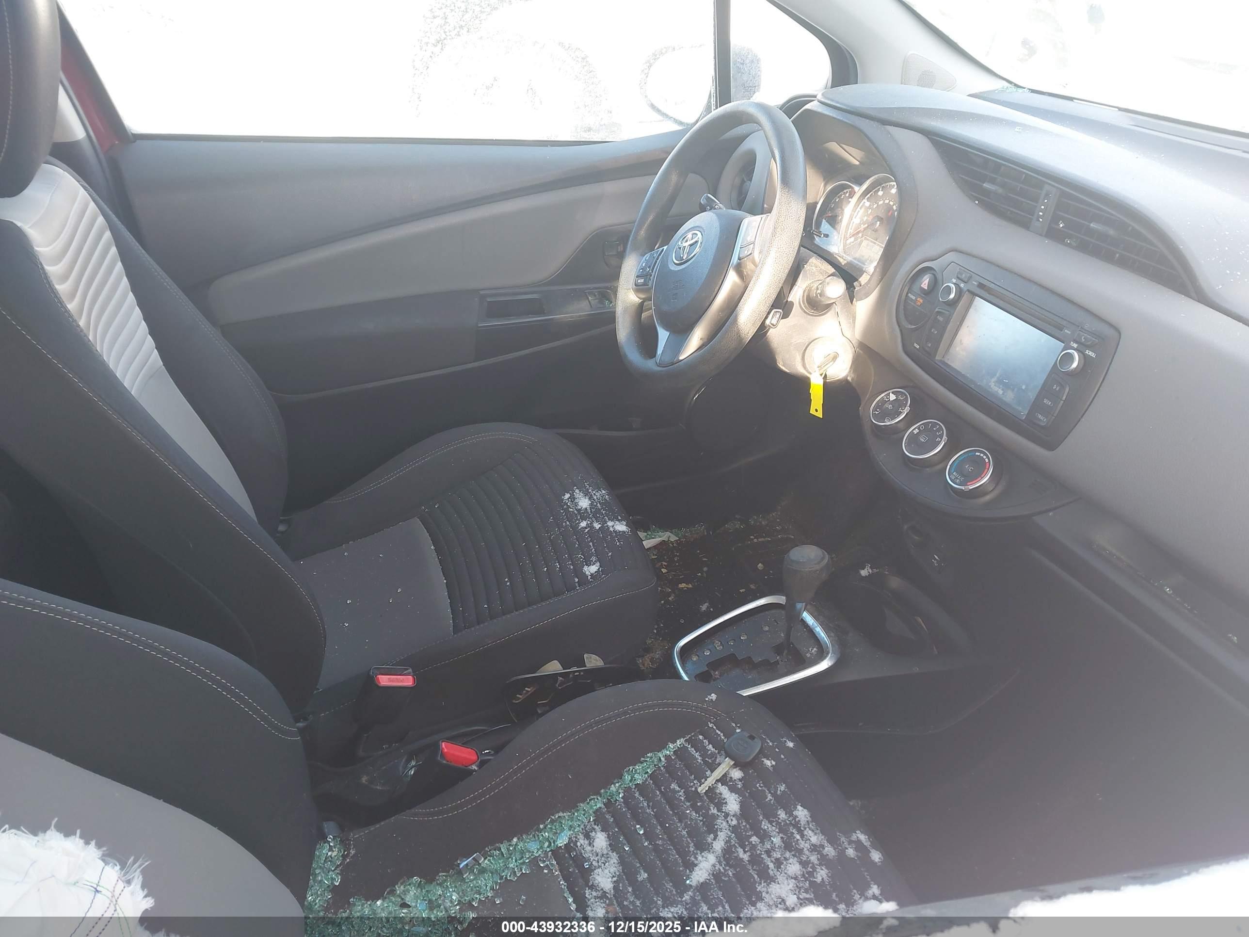 TOYOTA YARIS image 5