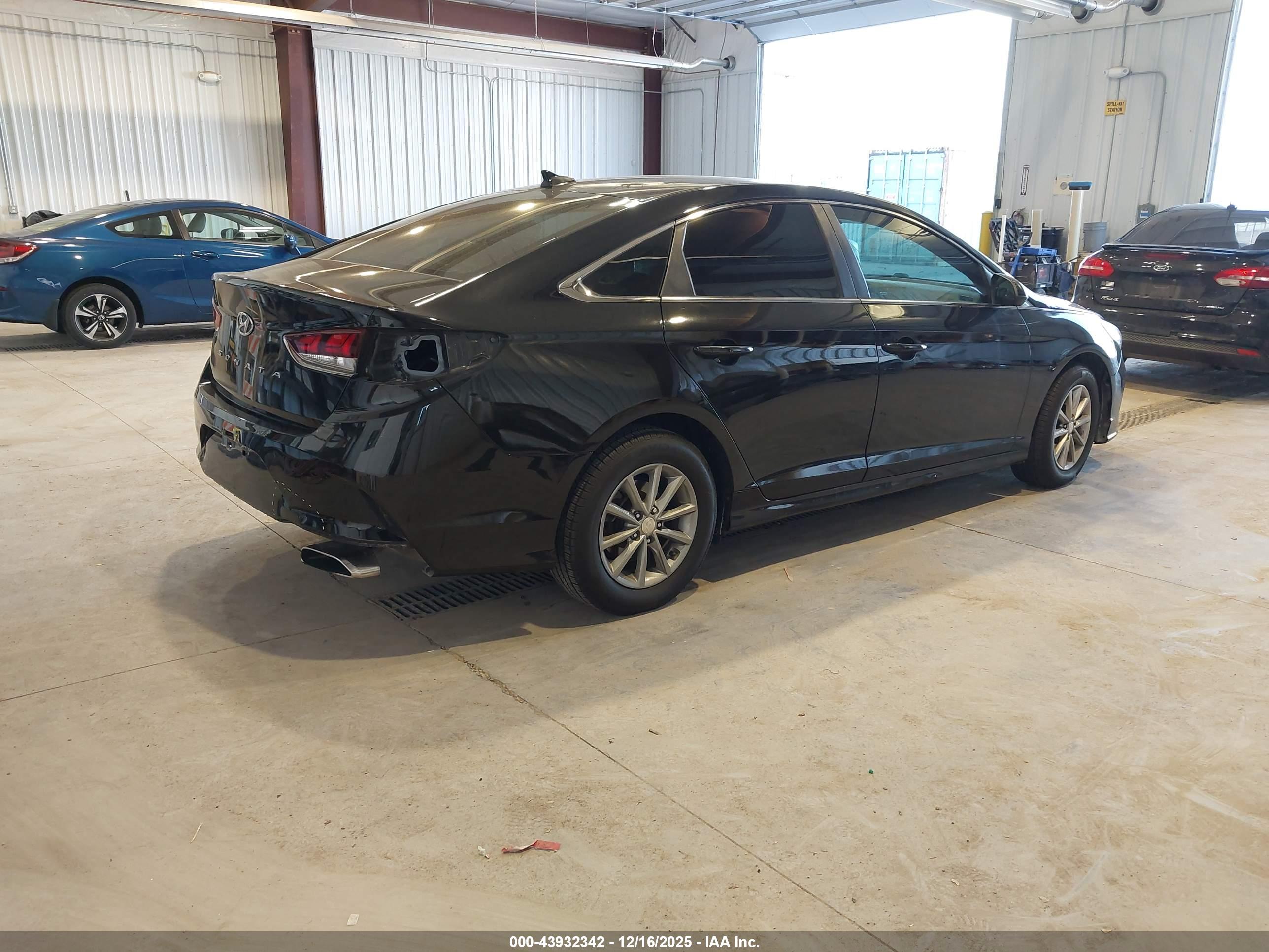 HYUNDAI SONATA image 4