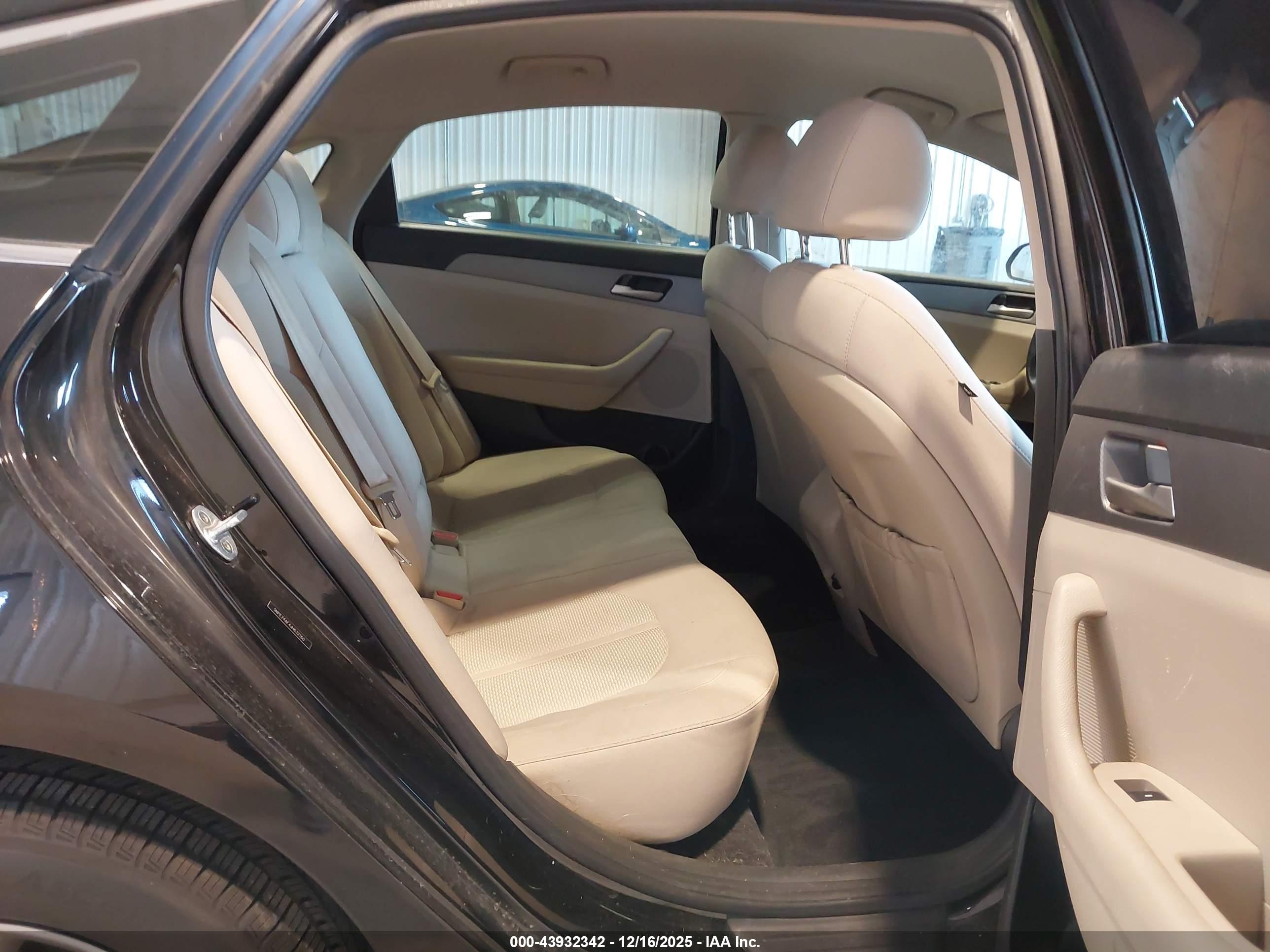 HYUNDAI SONATA image 8