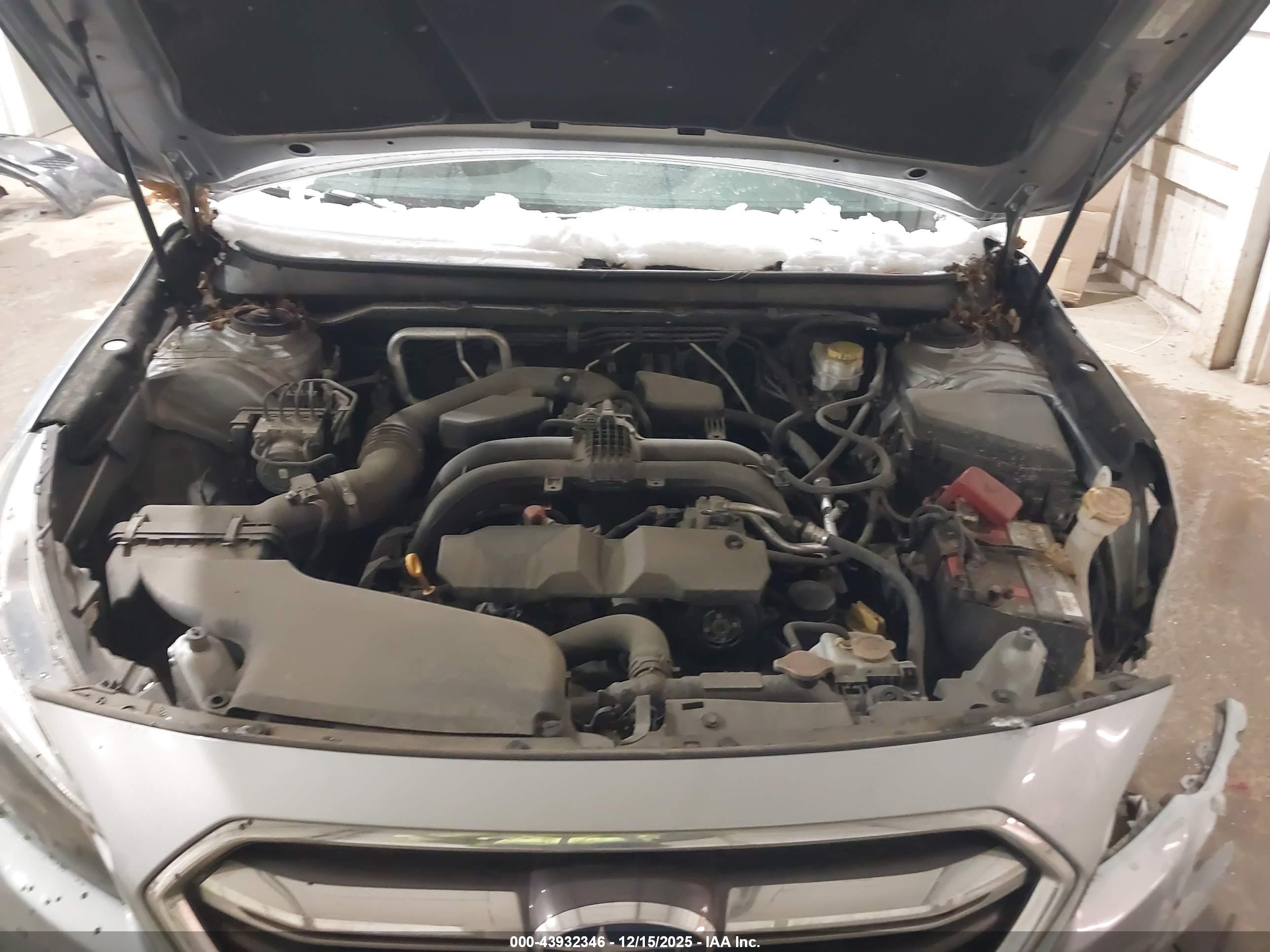 SUBARU OUTBACK image 10