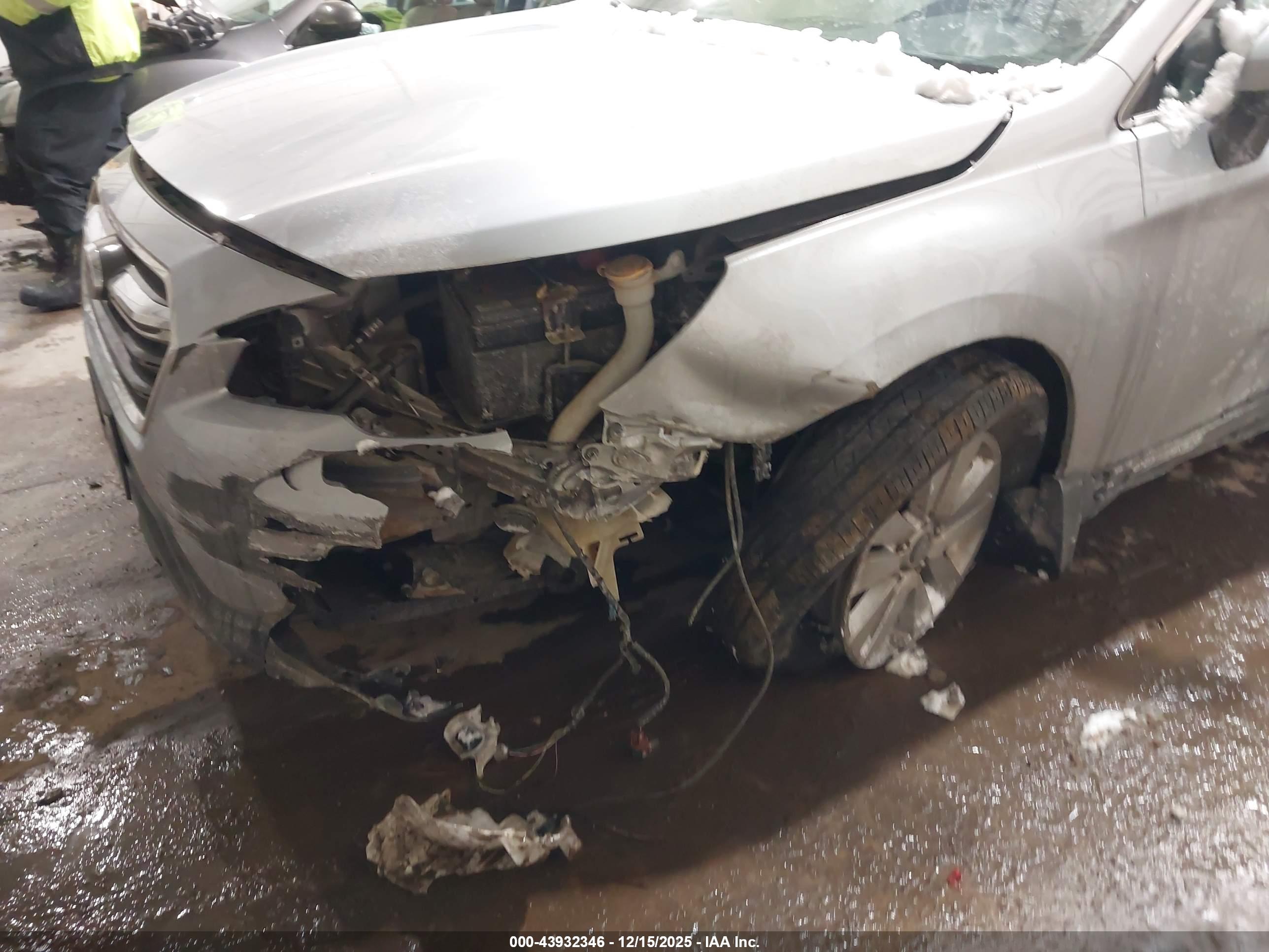 SUBARU OUTBACK image 6