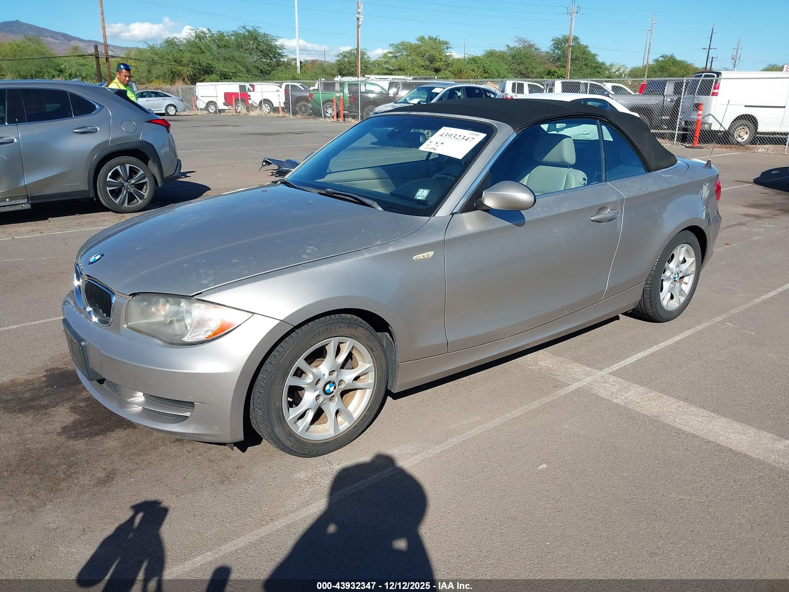 BMW 128I image 2