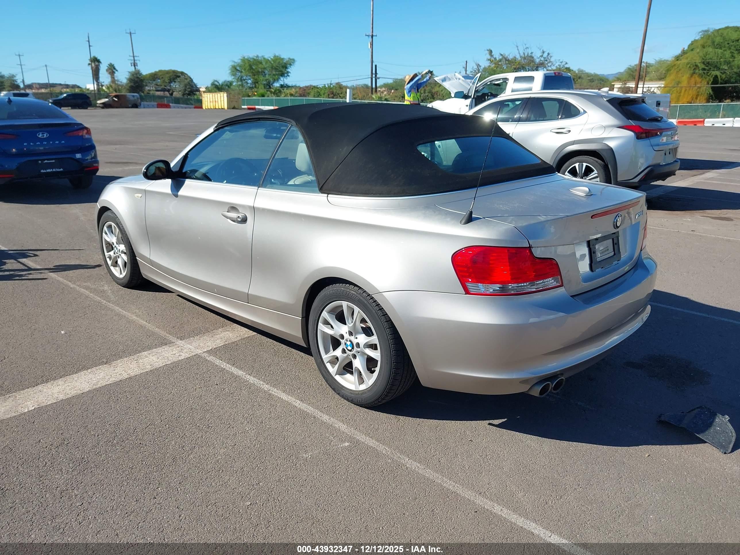 BMW 128I image 3